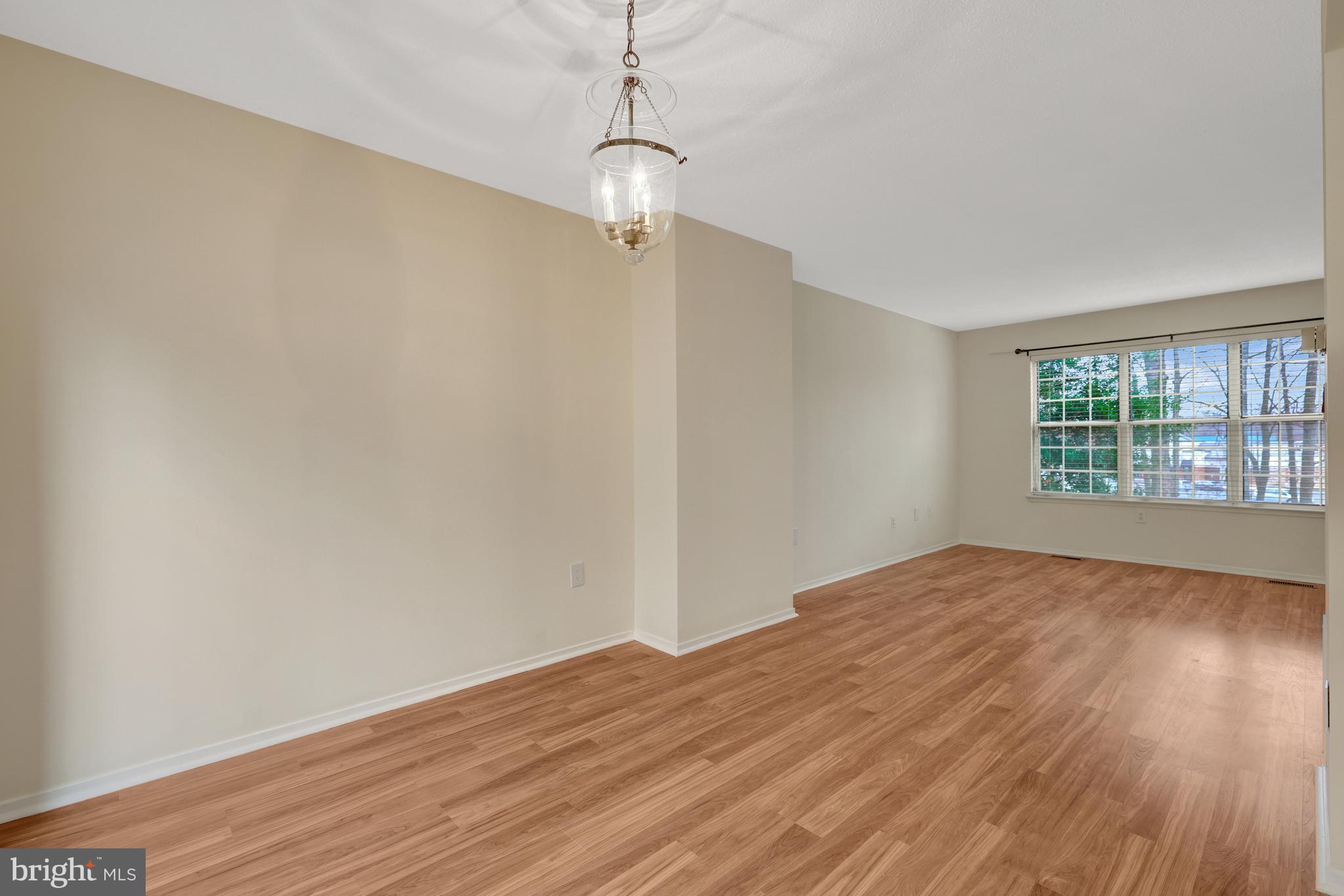 HUNTERS SQUARE - Residential