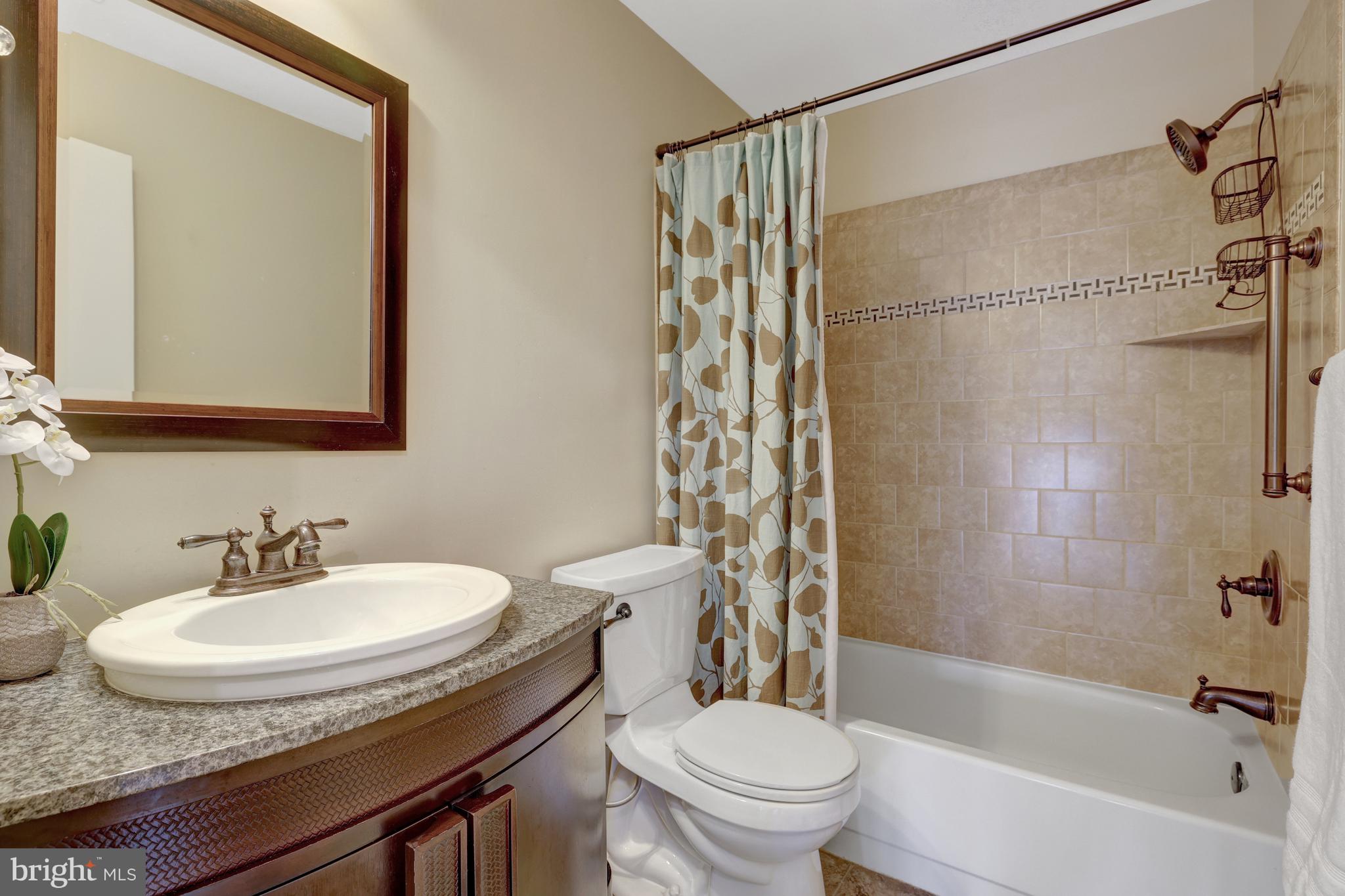 HUNTERS SQUARE - Residential