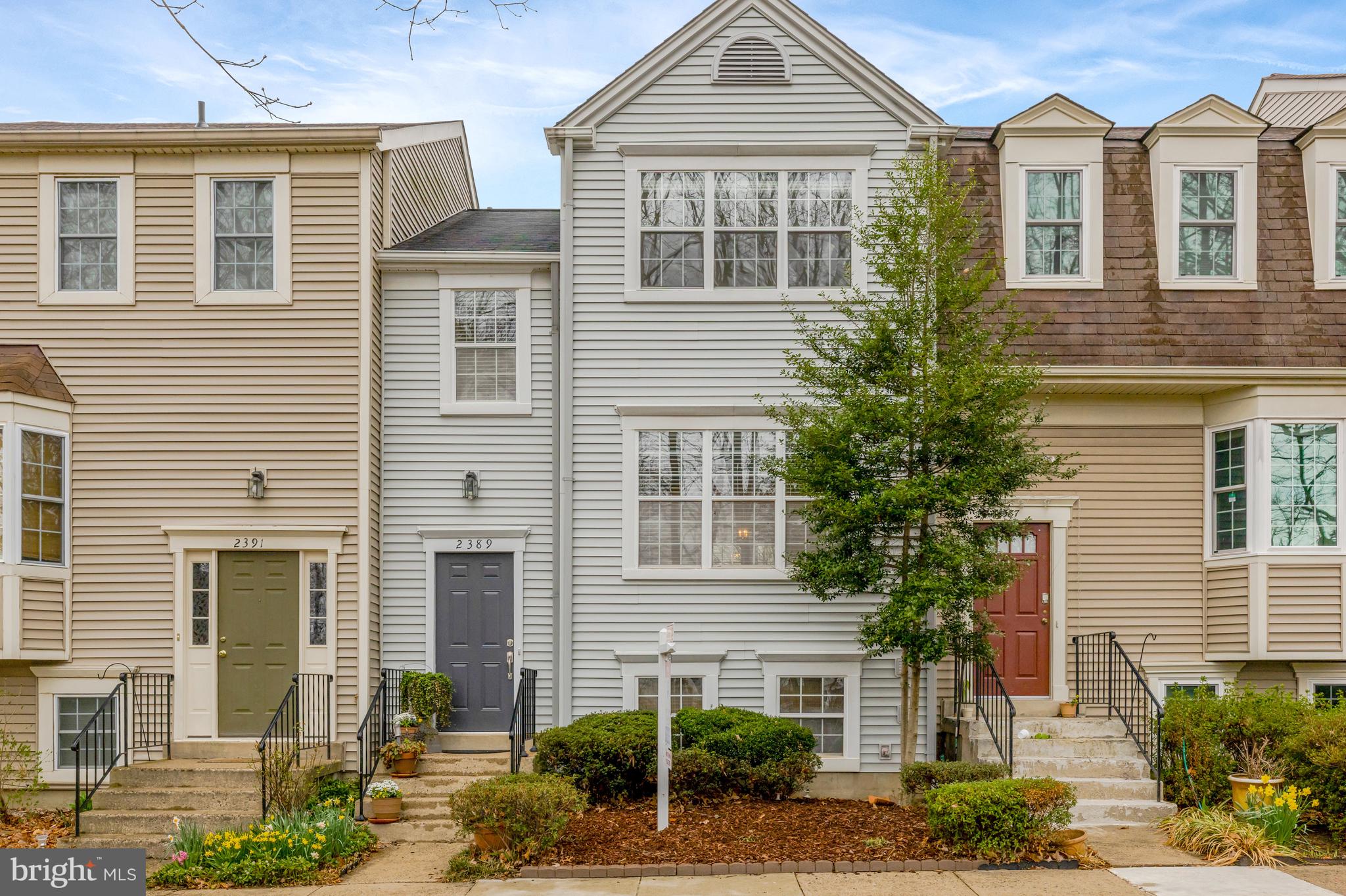 HUNTERS SQUARE - Residential