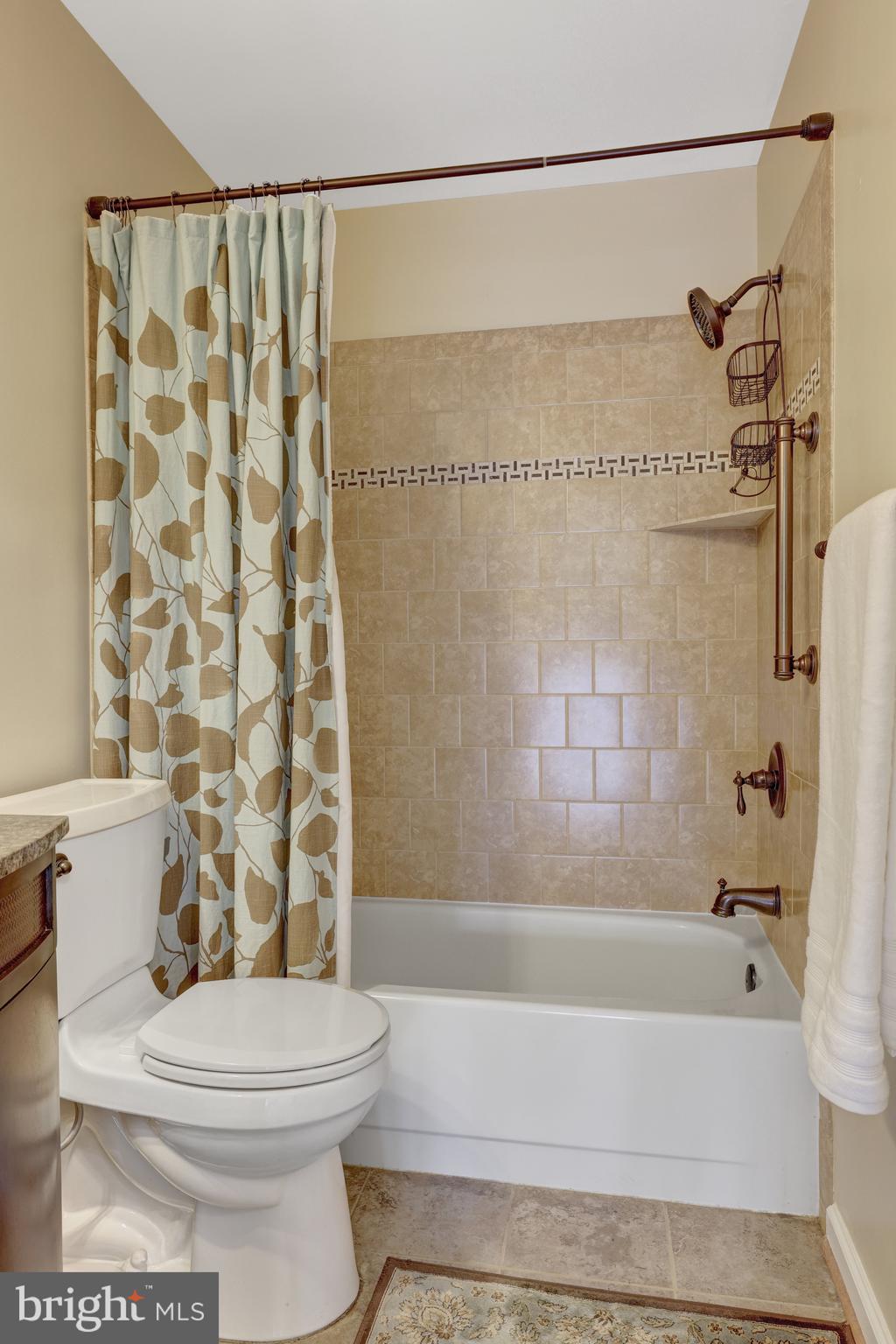 HUNTERS SQUARE - Residential