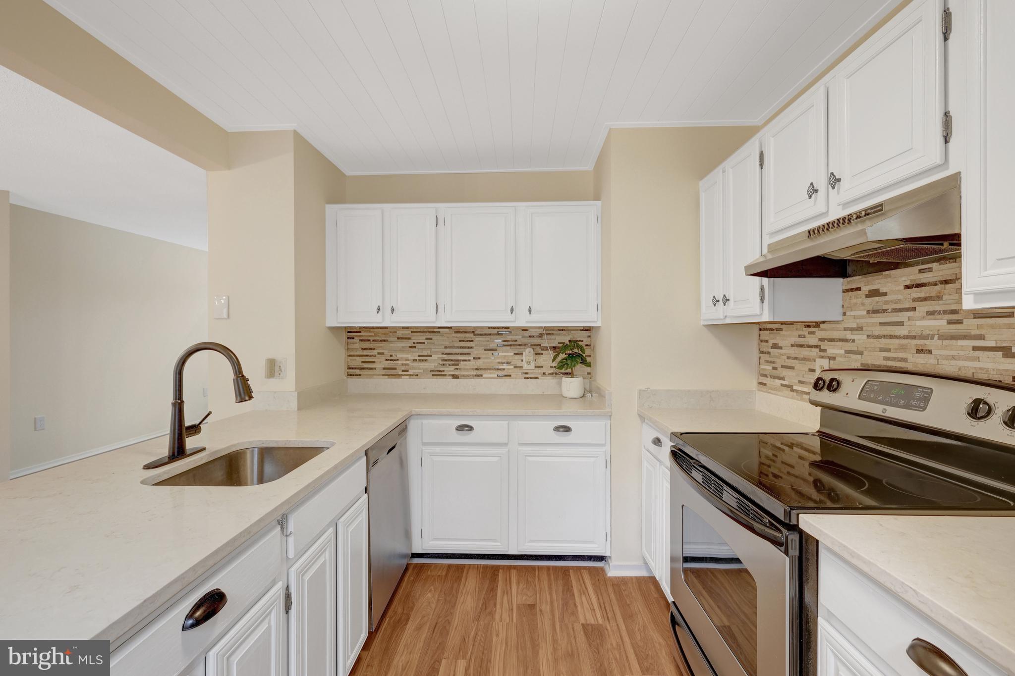 HUNTERS SQUARE - Residential