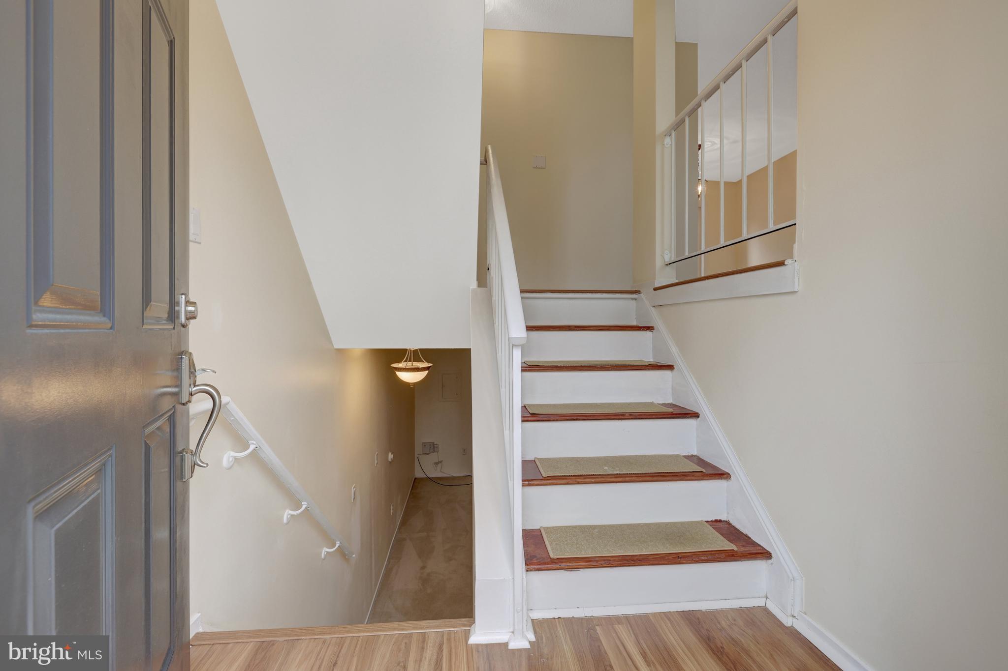 HUNTERS SQUARE - Residential