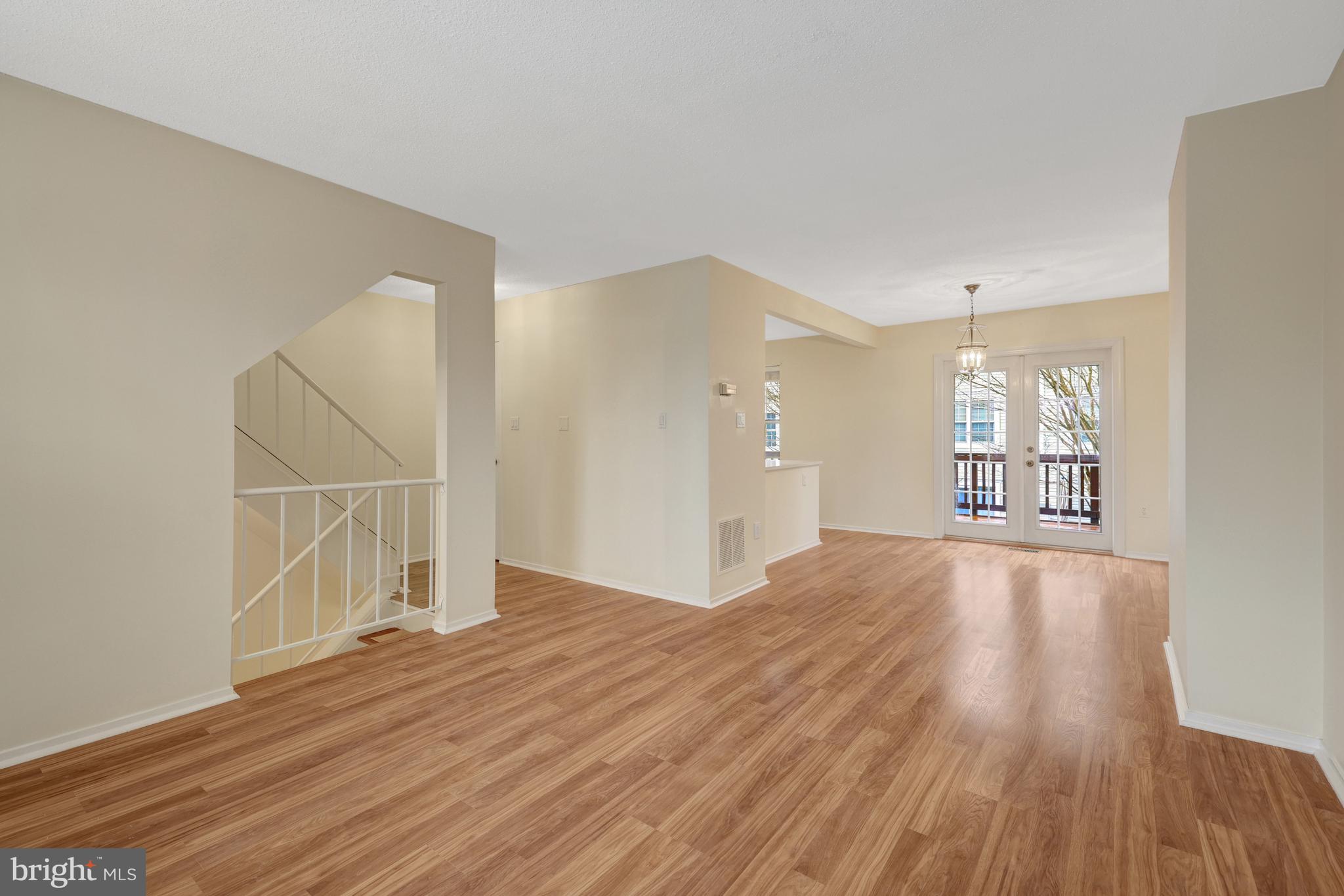 HUNTERS SQUARE - Residential