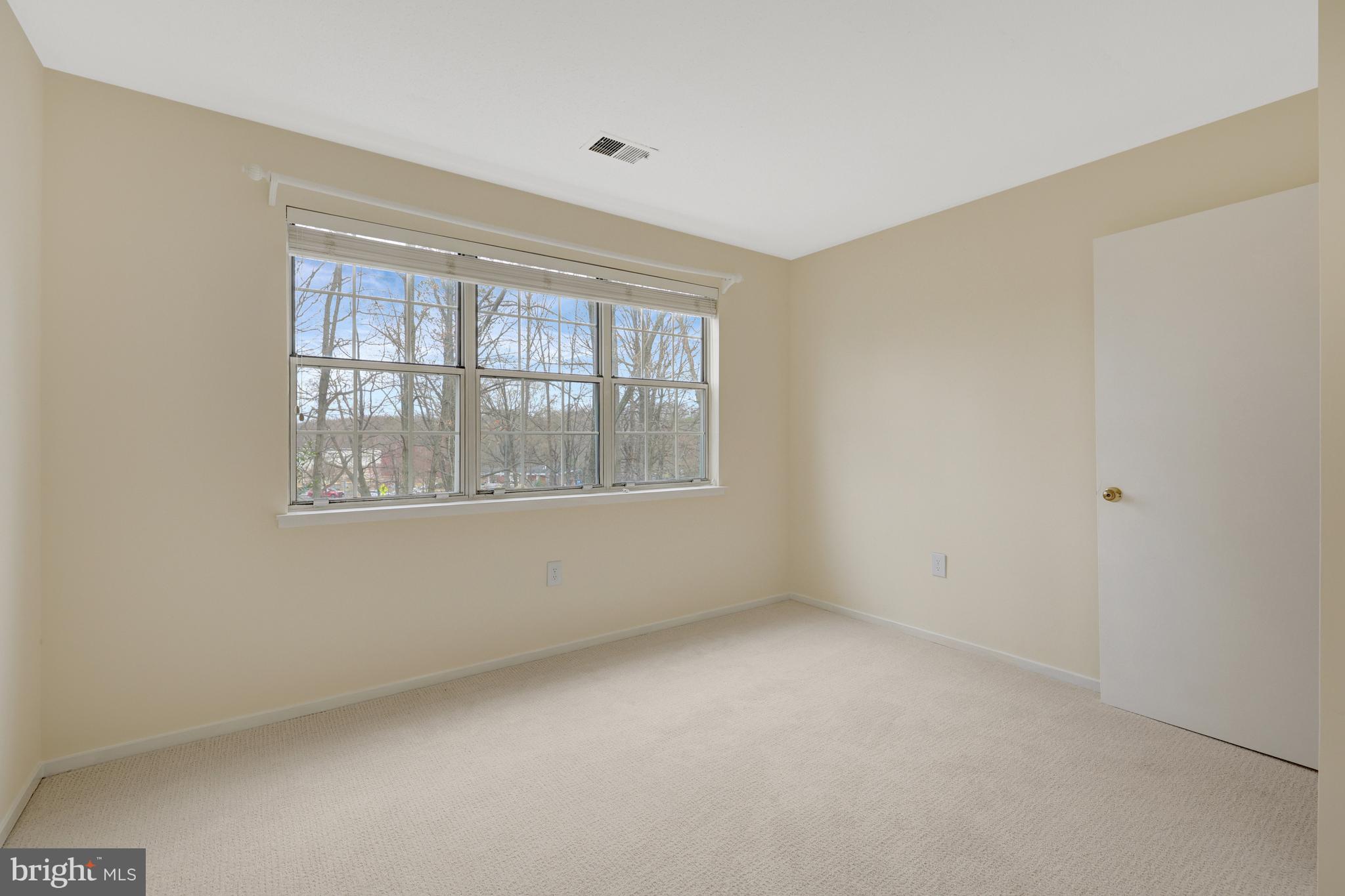 HUNTERS SQUARE - Residential