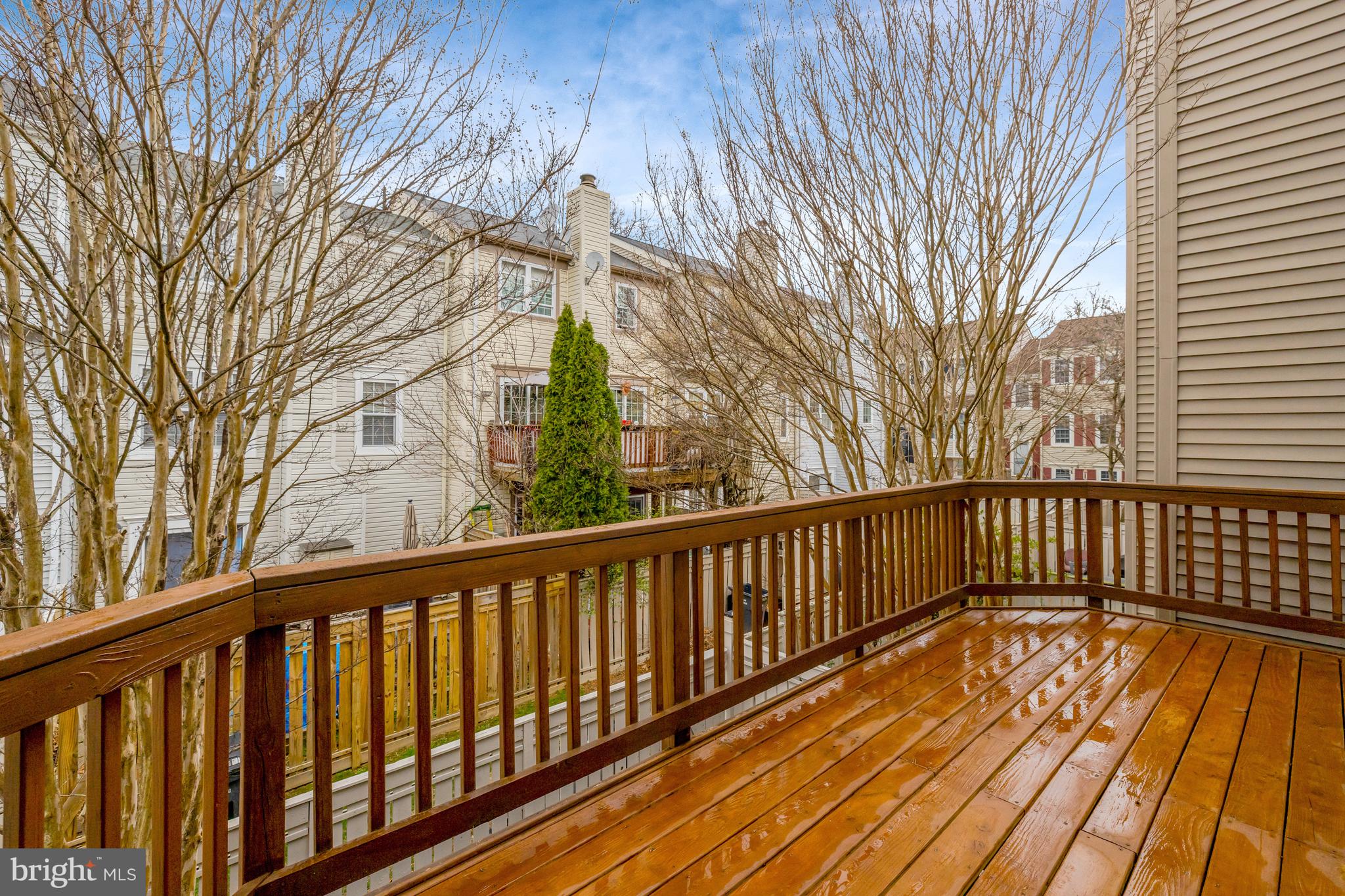 HUNTERS SQUARE - Residential