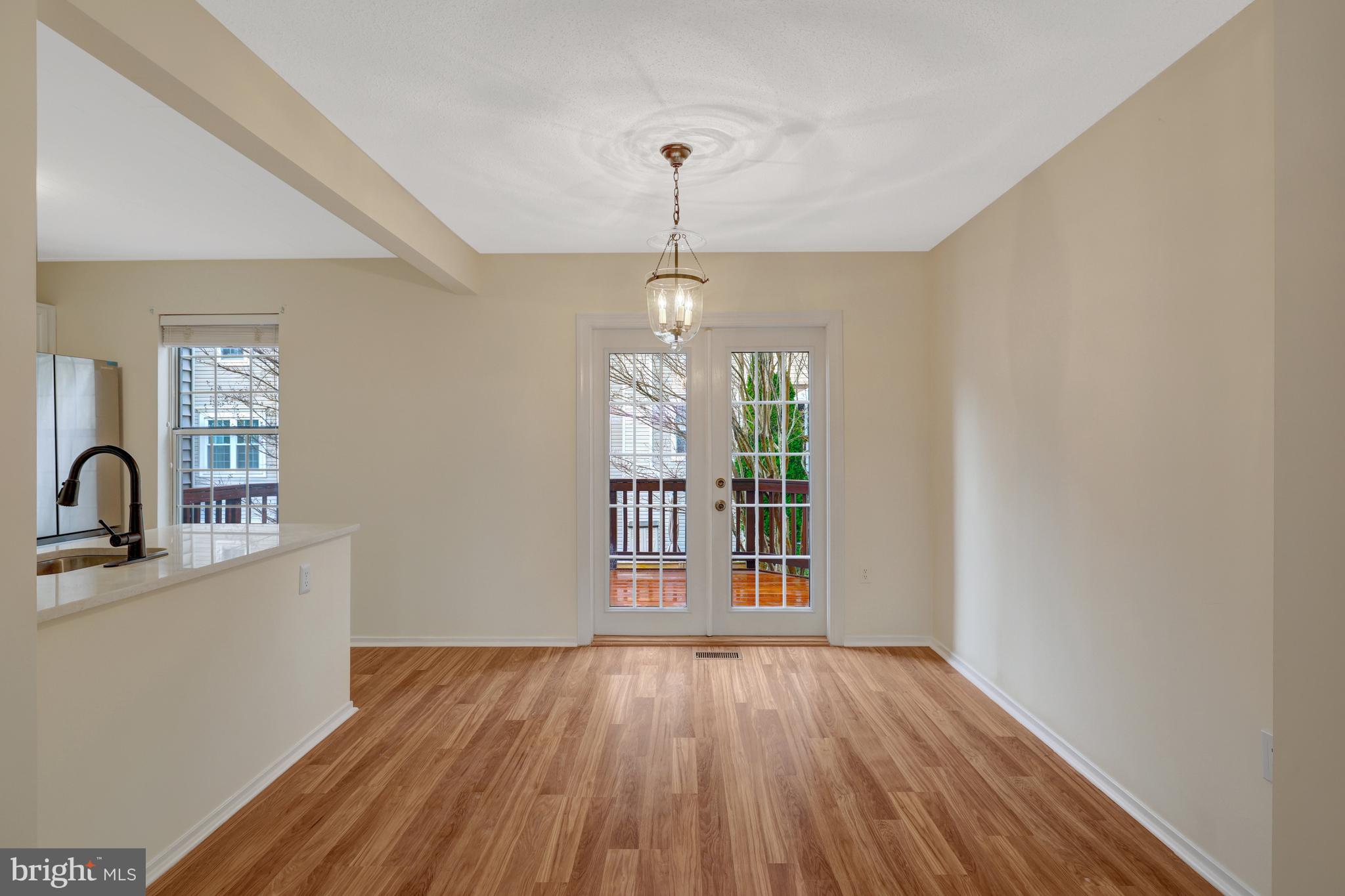 HUNTERS SQUARE - Residential