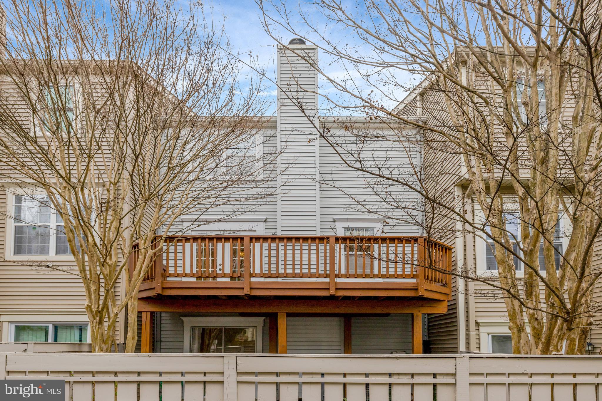 HUNTERS SQUARE - Residential