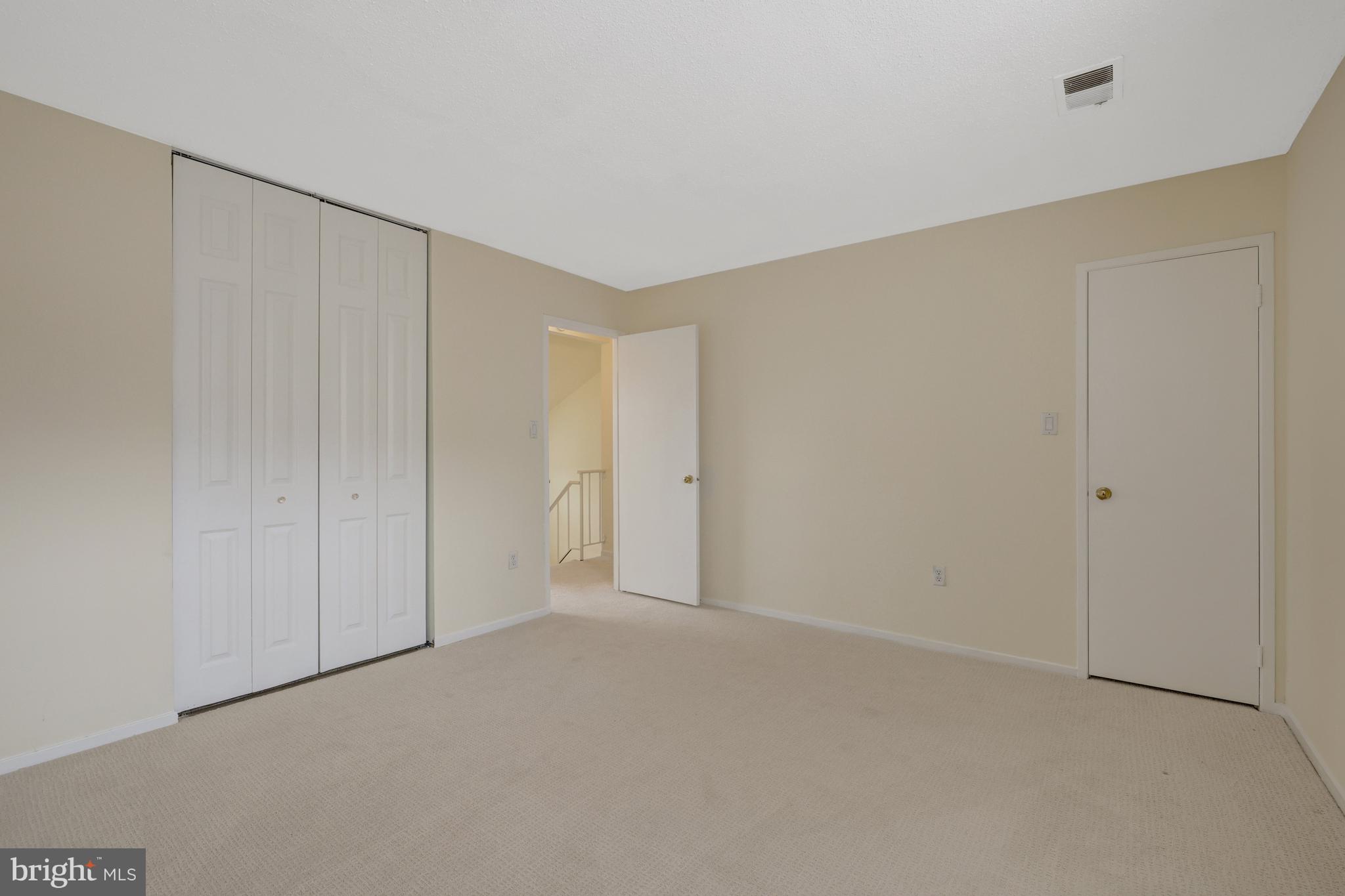 HUNTERS SQUARE - Residential