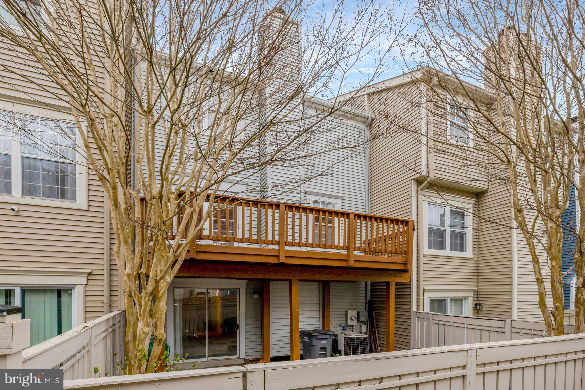 HUNTERS SQUARE - Residential