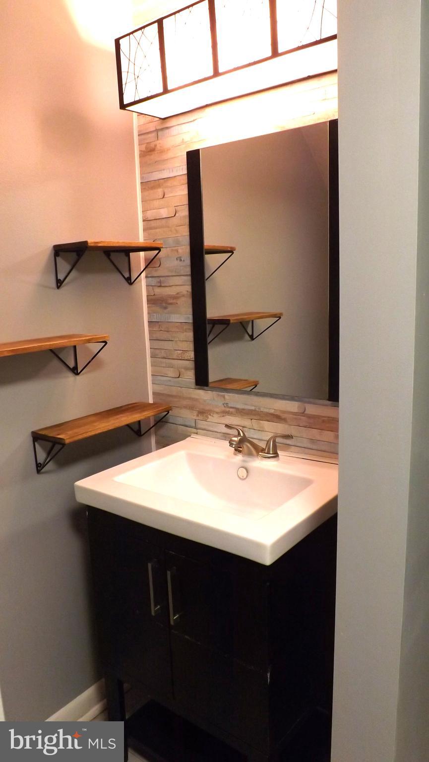 VALLEY VIEW VILLAGE - Residential Lease