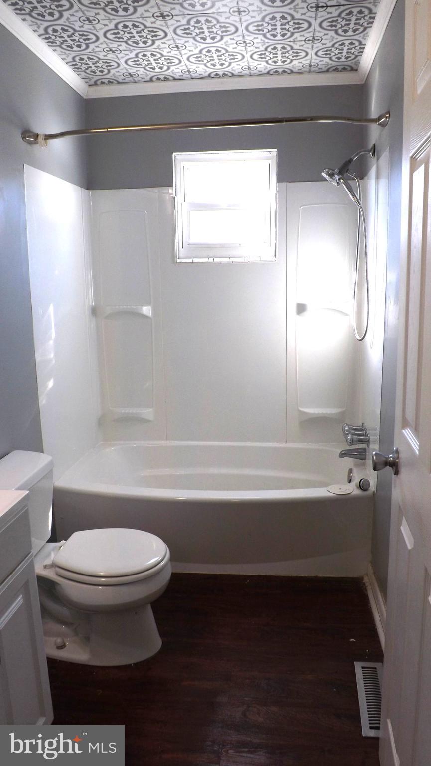 VALLEY VIEW VILLAGE - Residential Lease