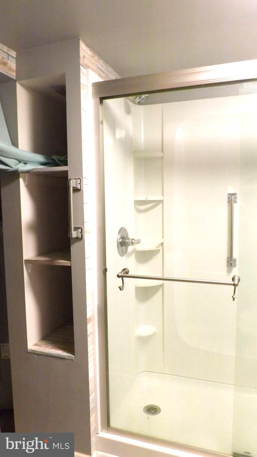 VALLEY VIEW VILLAGE - Residential Lease