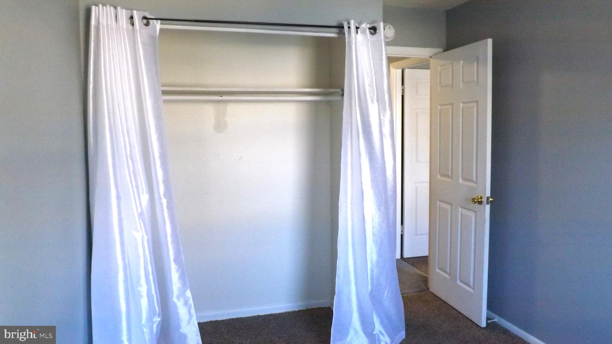 VALLEY VIEW VILLAGE - Residential Lease