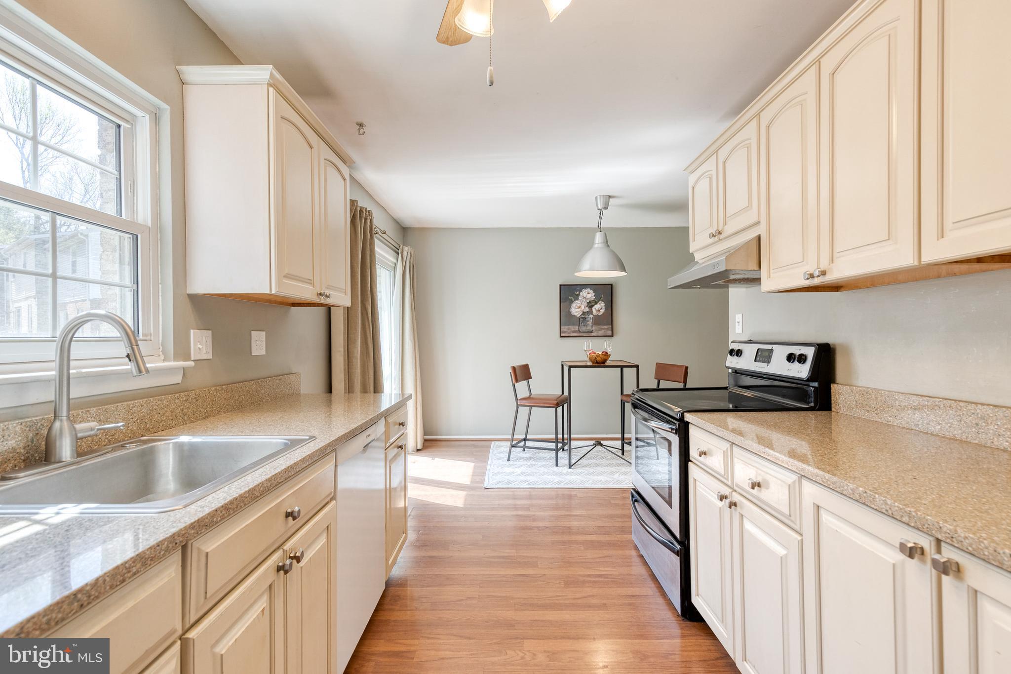 CARLTON SQUARE - Residential