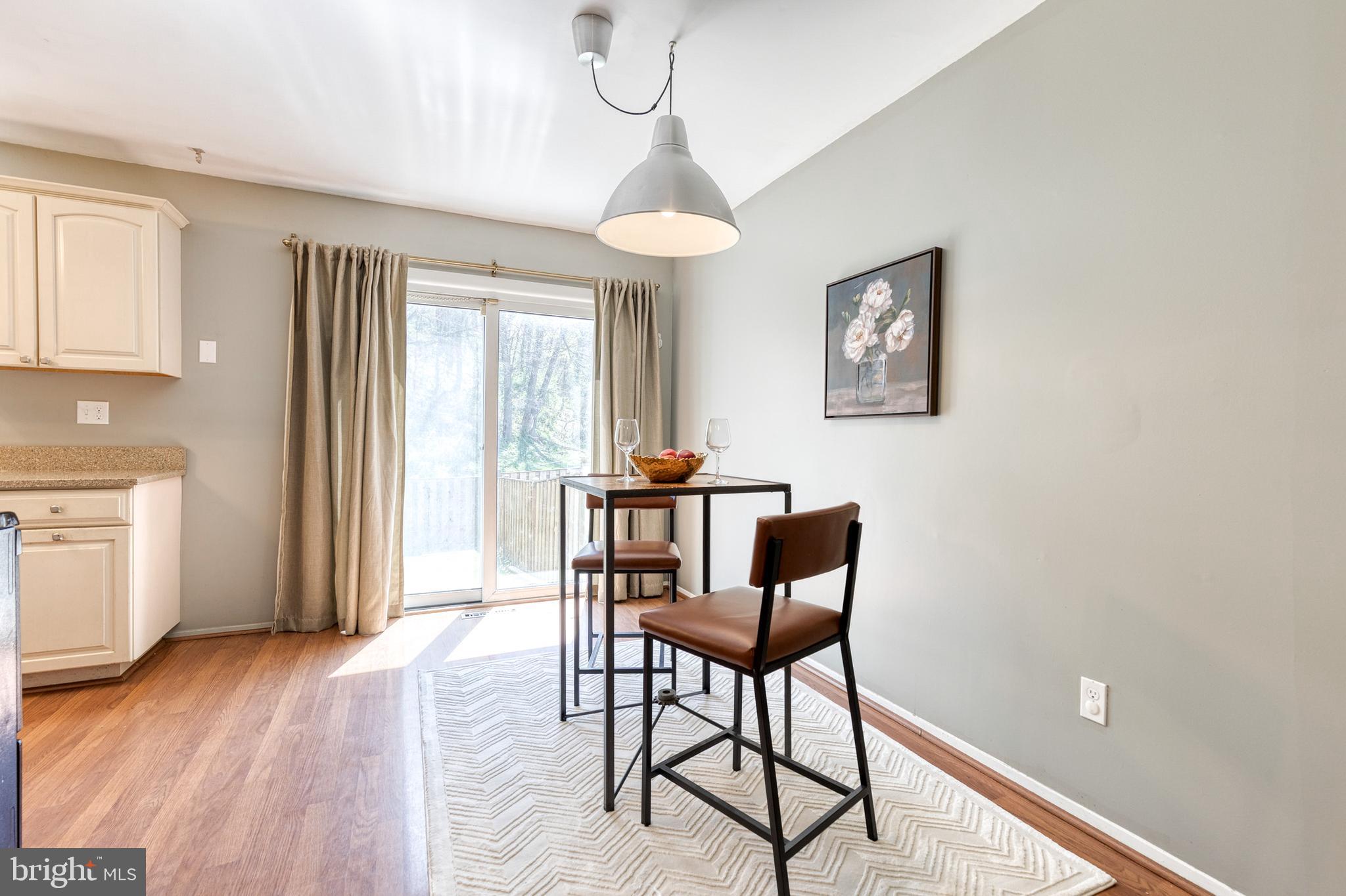 CARLTON SQUARE - Residential