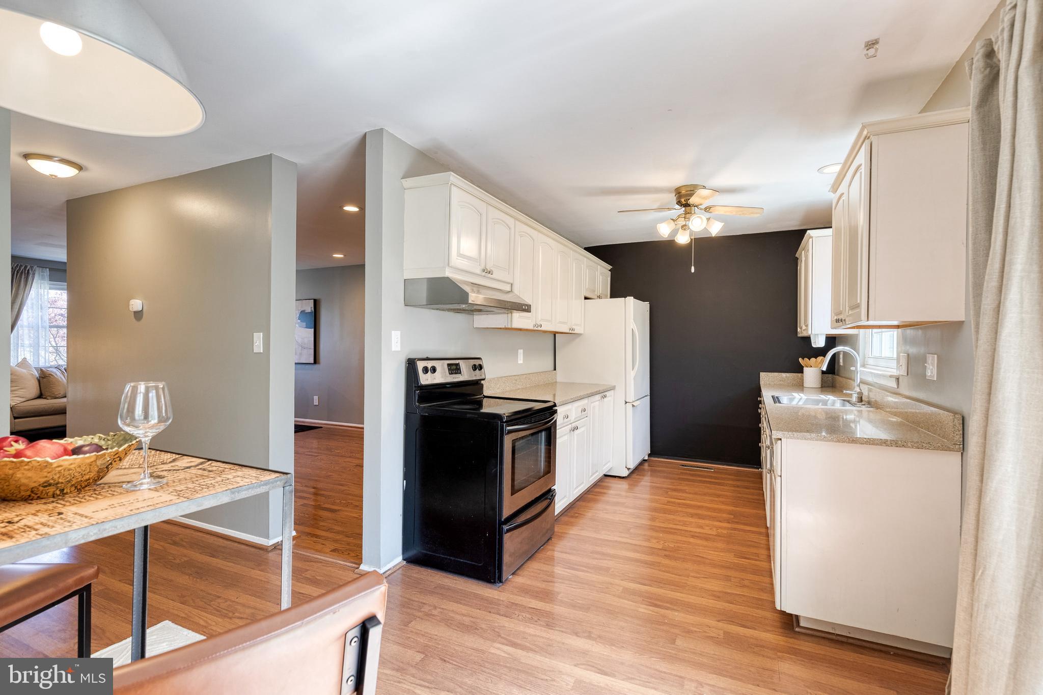 CARLTON SQUARE - Residential