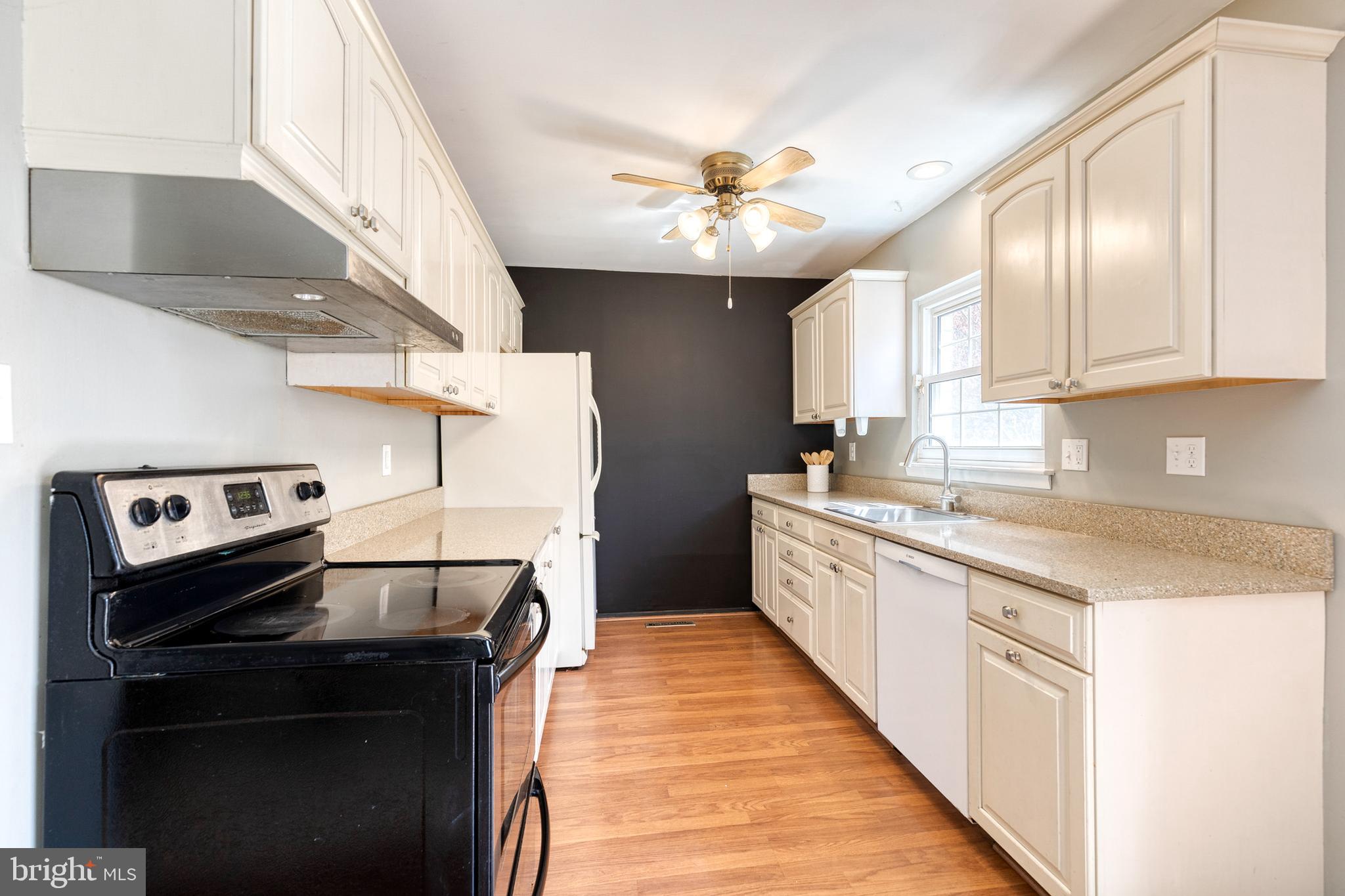 CARLTON SQUARE - Residential