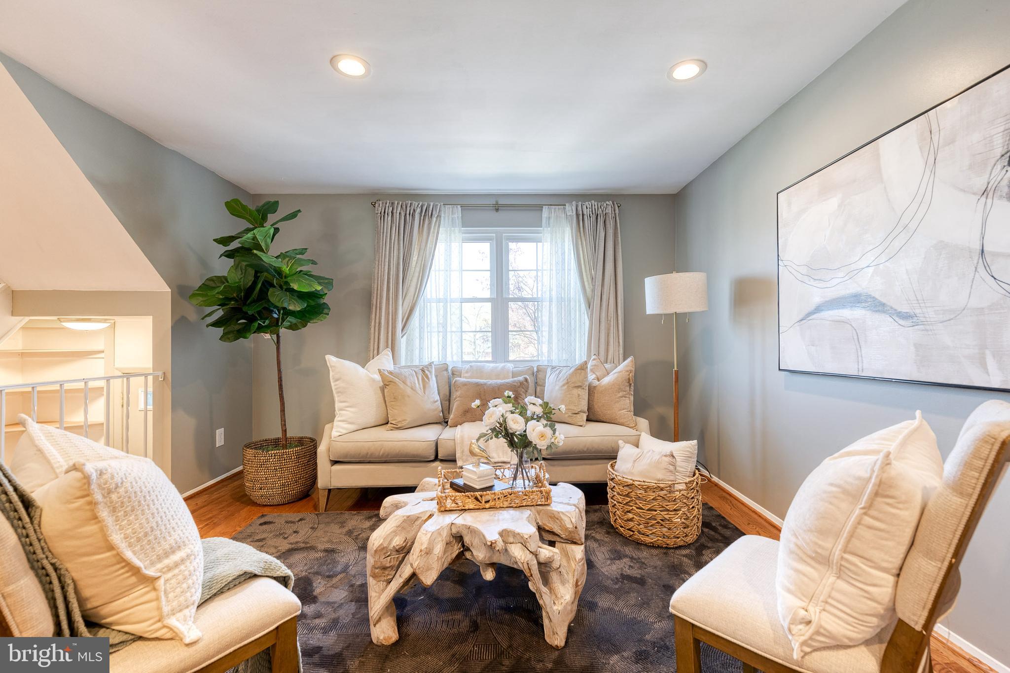 CARLTON SQUARE - Residential