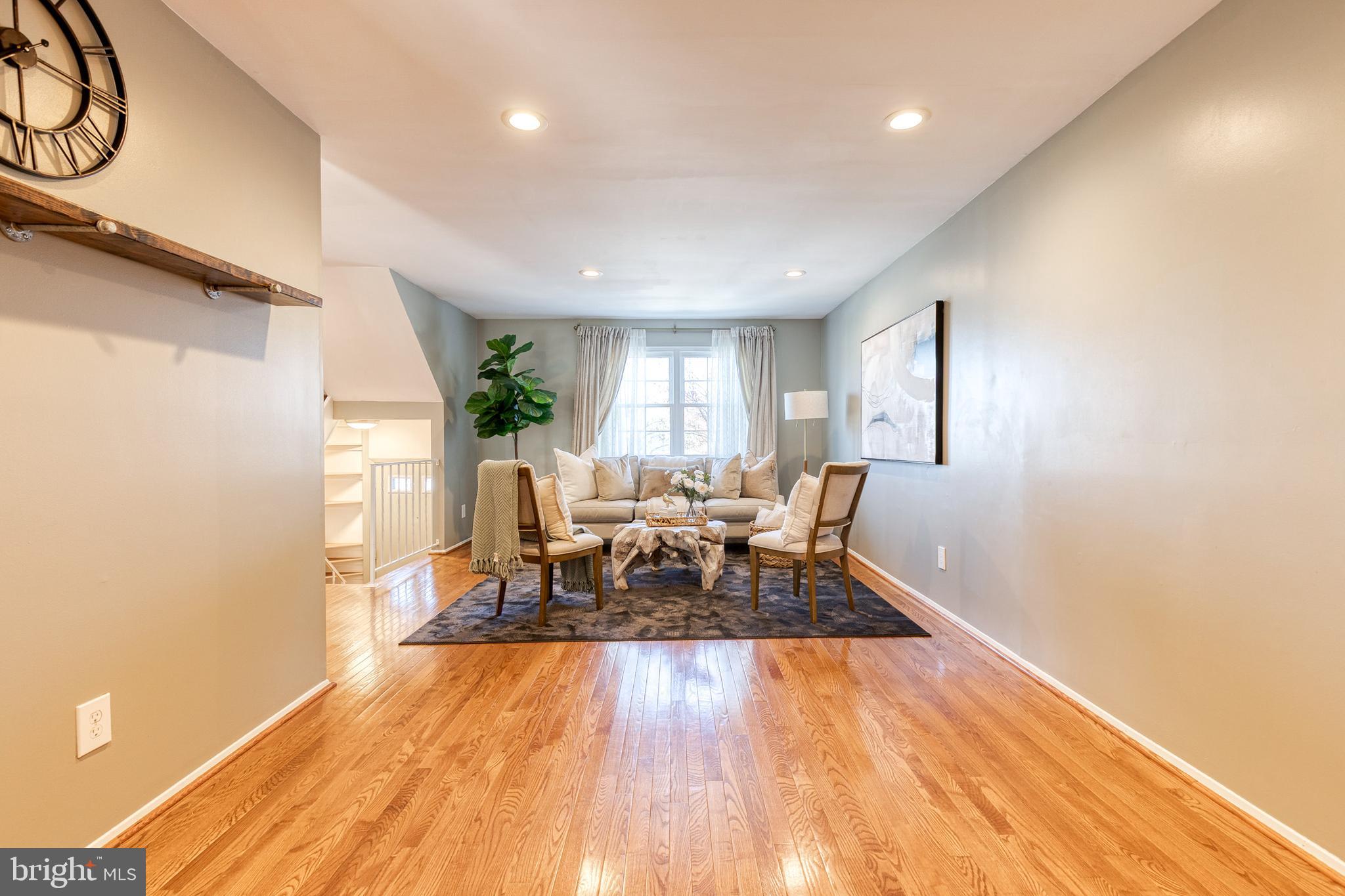 CARLTON SQUARE - Residential