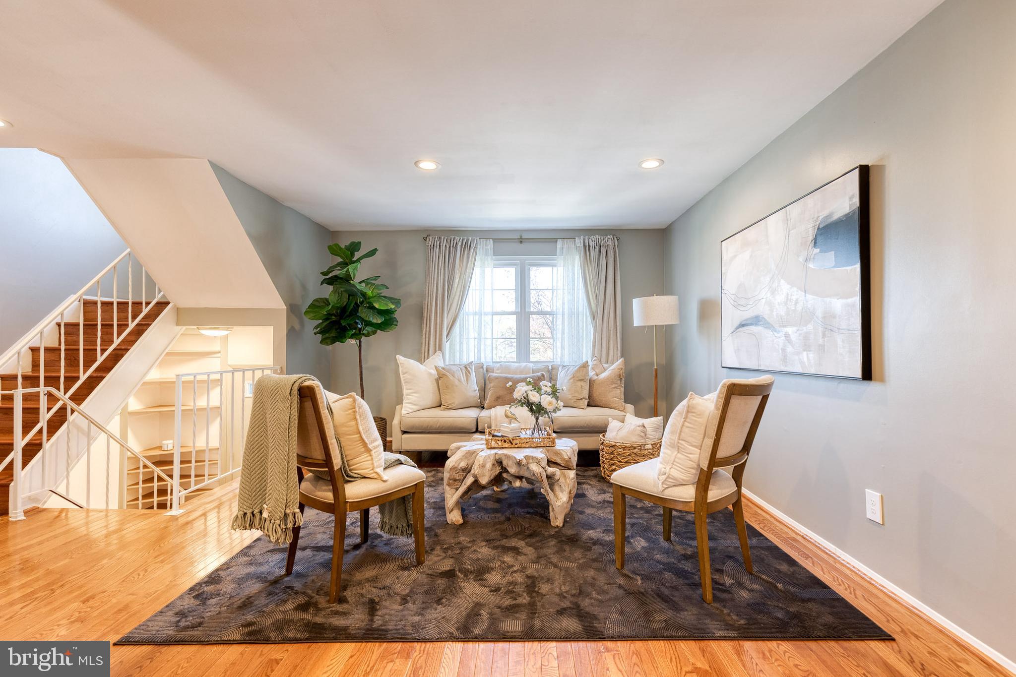 CARLTON SQUARE - Residential