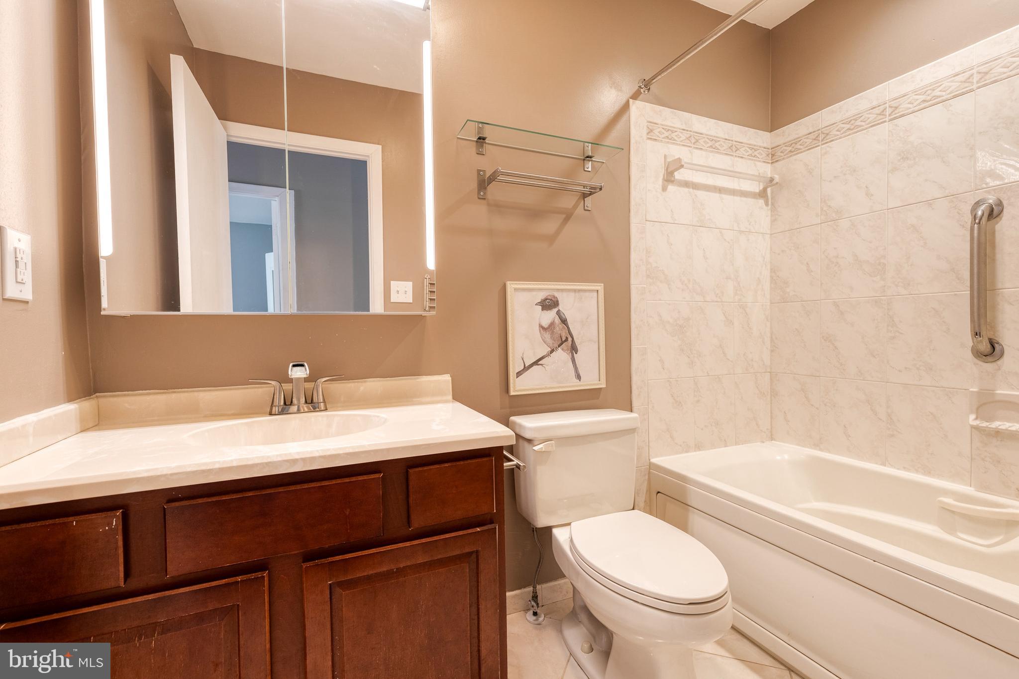 CARLTON SQUARE - Residential