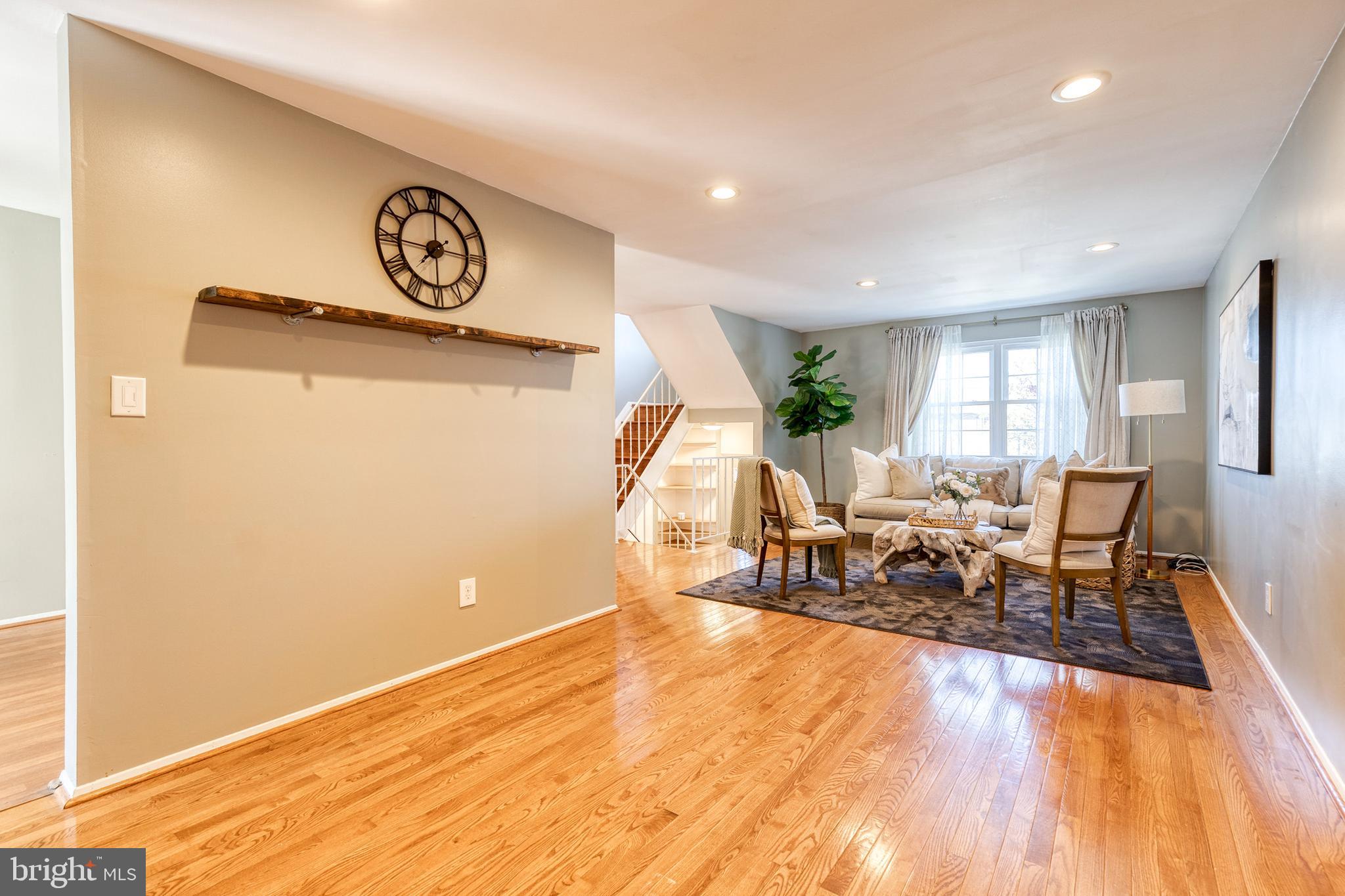 CARLTON SQUARE - Residential