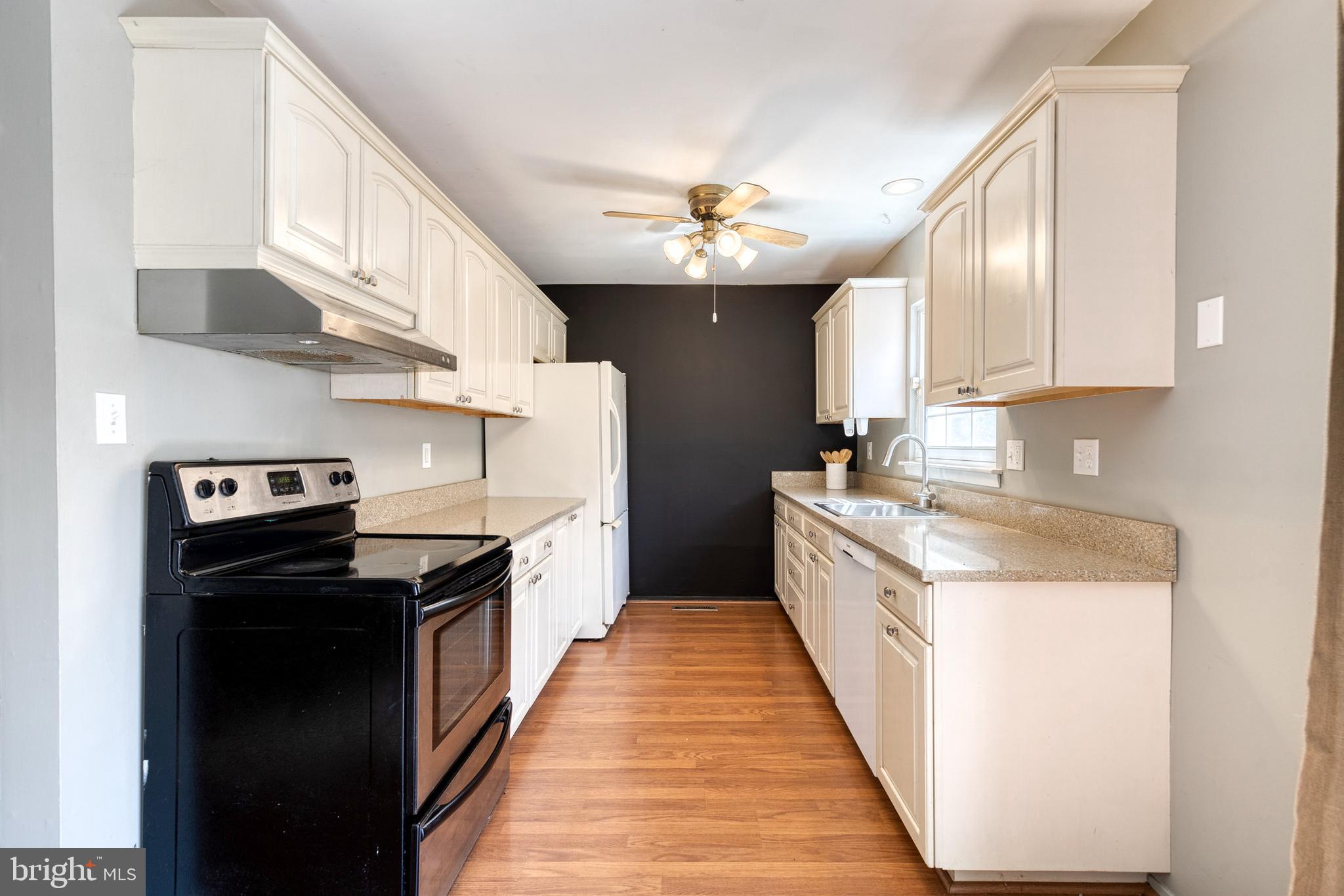 CARLTON SQUARE - Residential