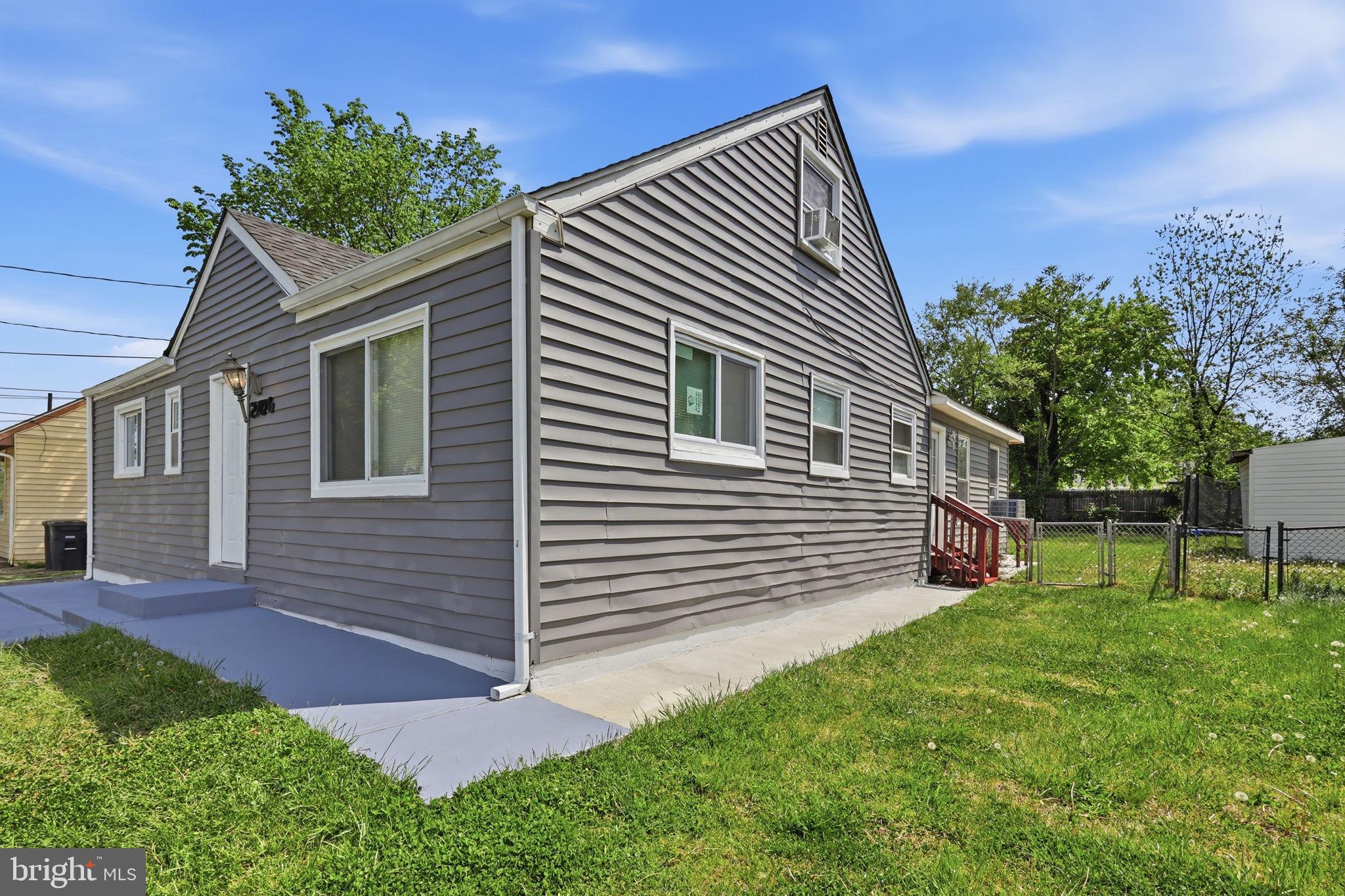 NORTH FORESTVILLE - Residential