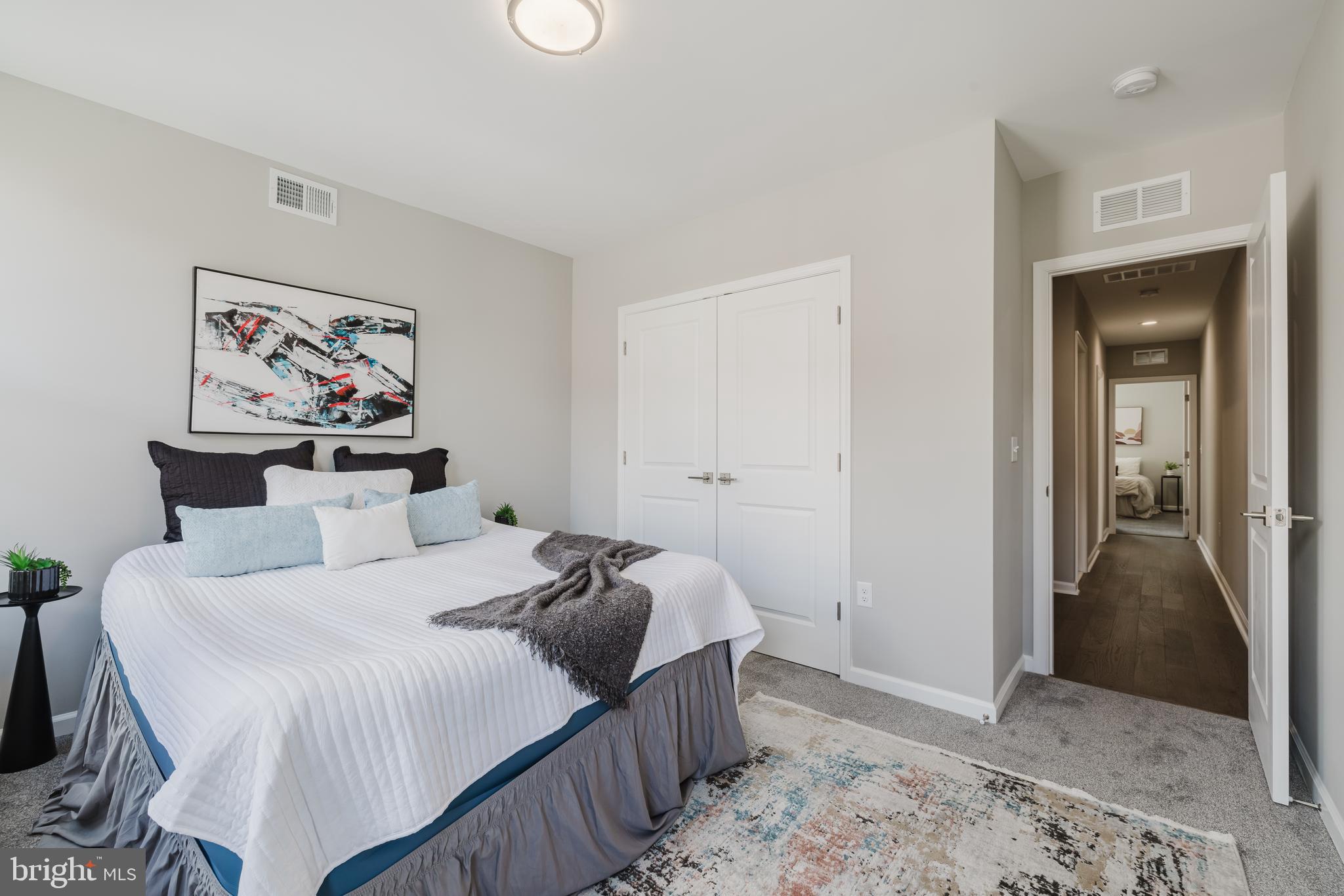 JOHNSTON SQUARE - Residential