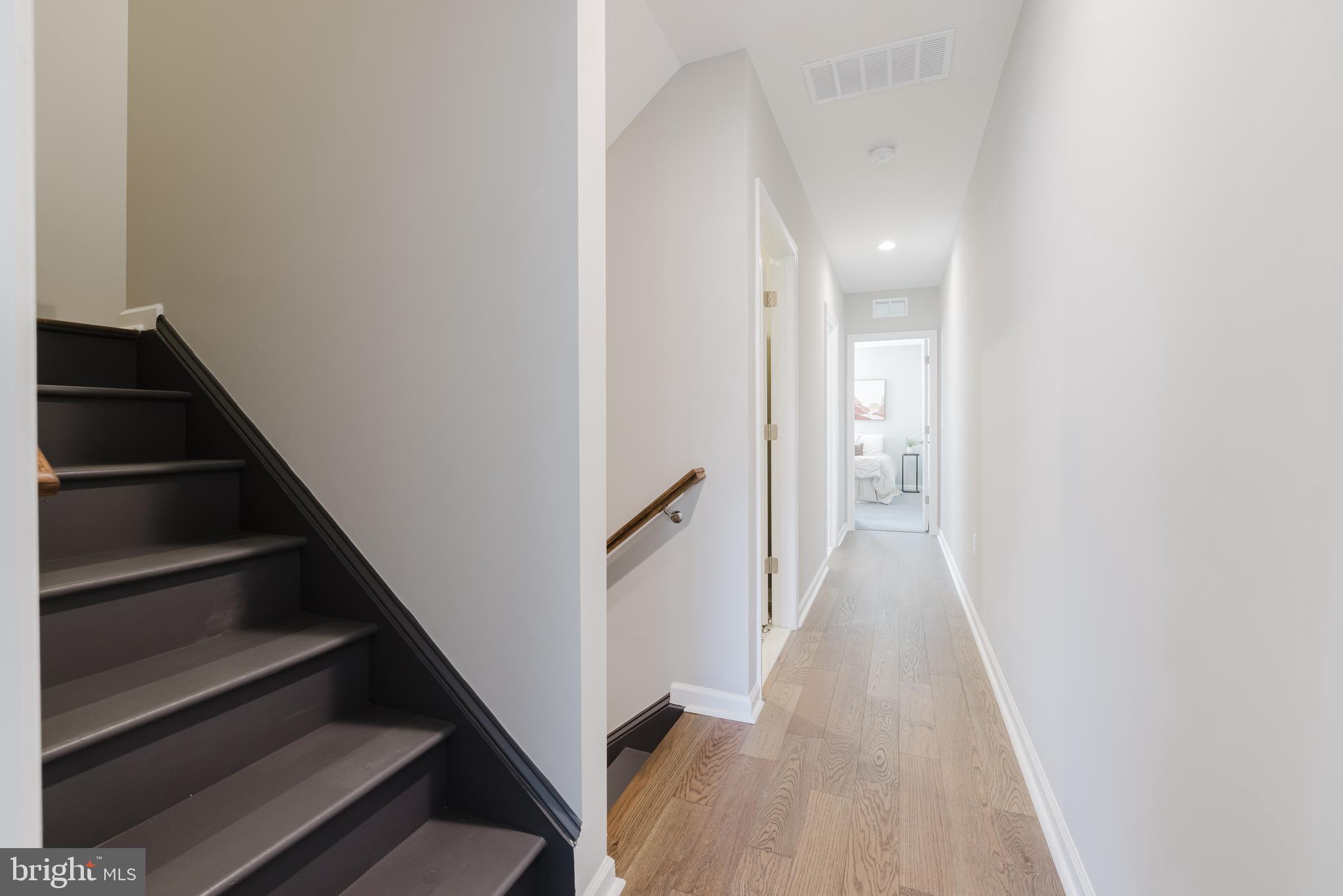 JOHNSTON SQUARE - Residential