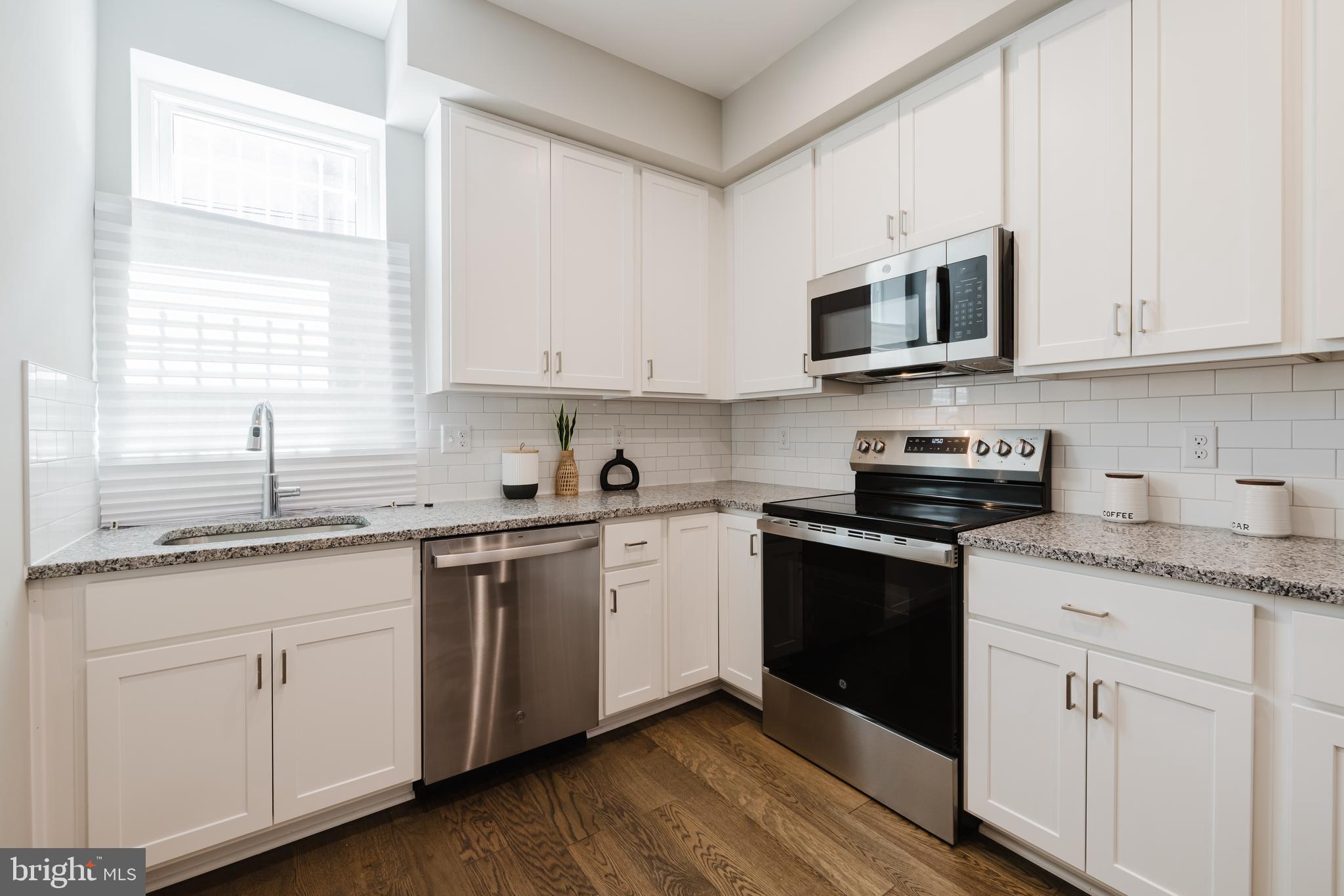 JOHNSTON SQUARE - Residential