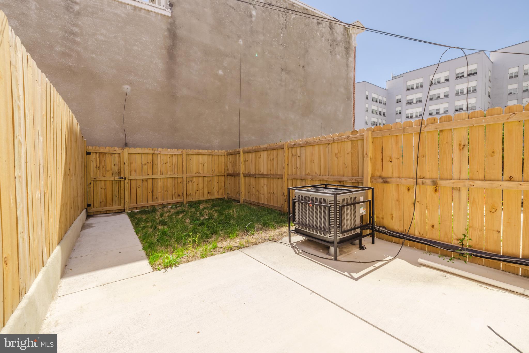 JOHNSTON SQUARE - Residential