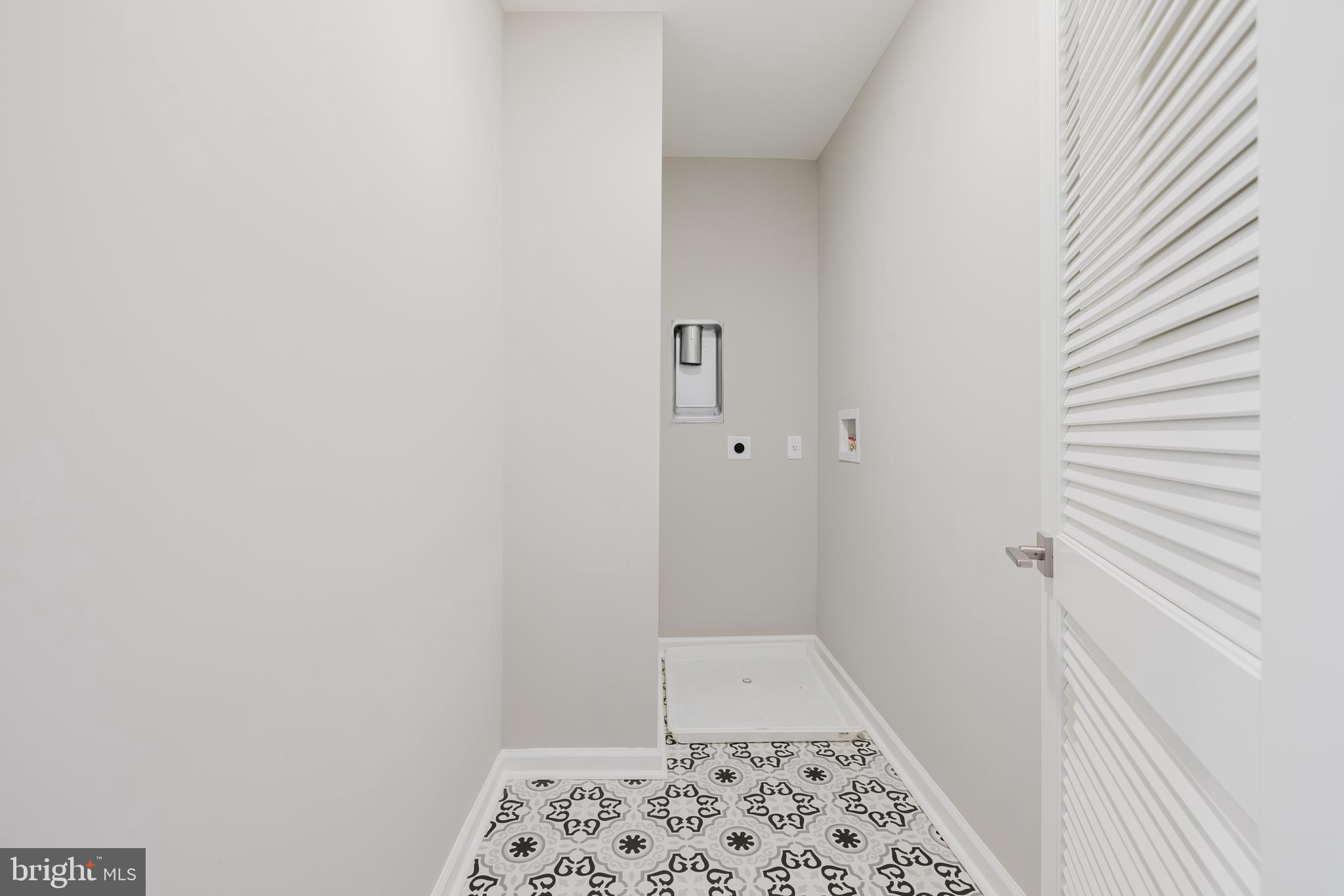 JOHNSTON SQUARE - Residential