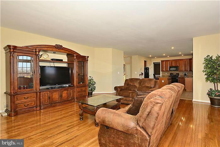 WAYSIDE VILLAGE - Residential