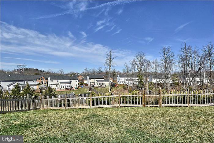 WAYSIDE VILLAGE - Residential