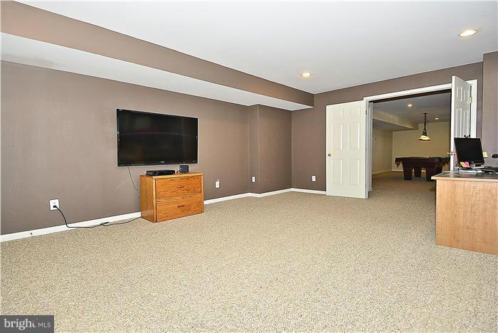 WAYSIDE VILLAGE - Residential