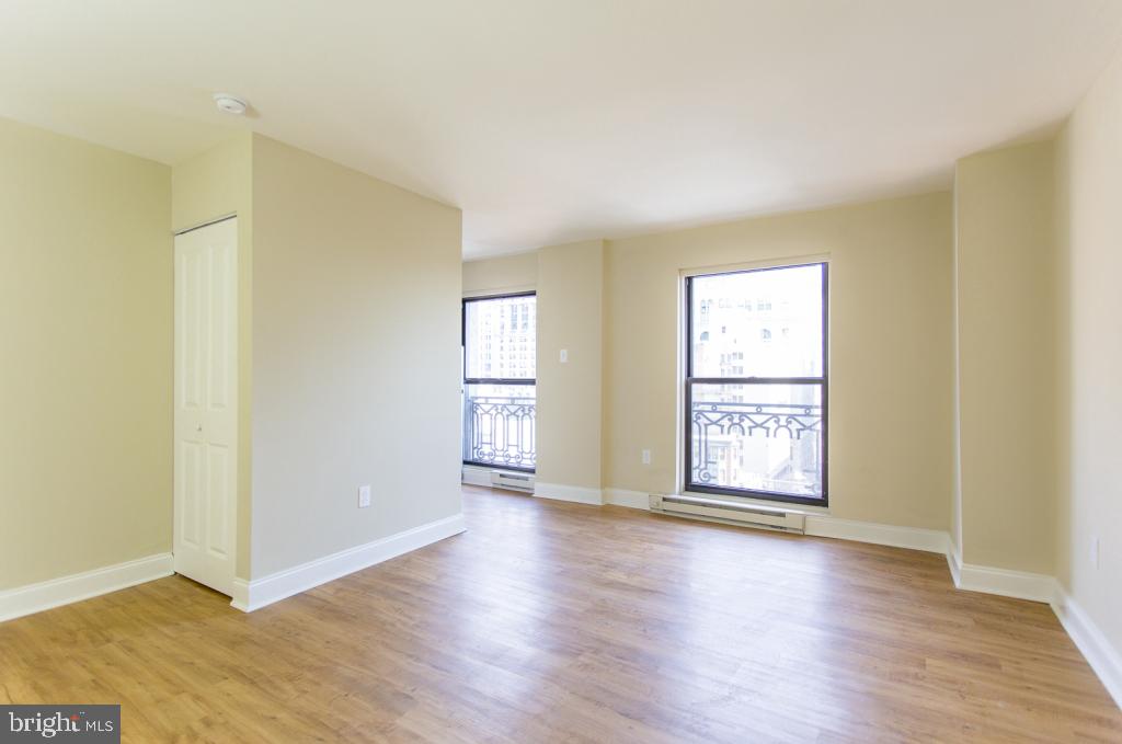 WASHINGTON SQ - Residential Lease
