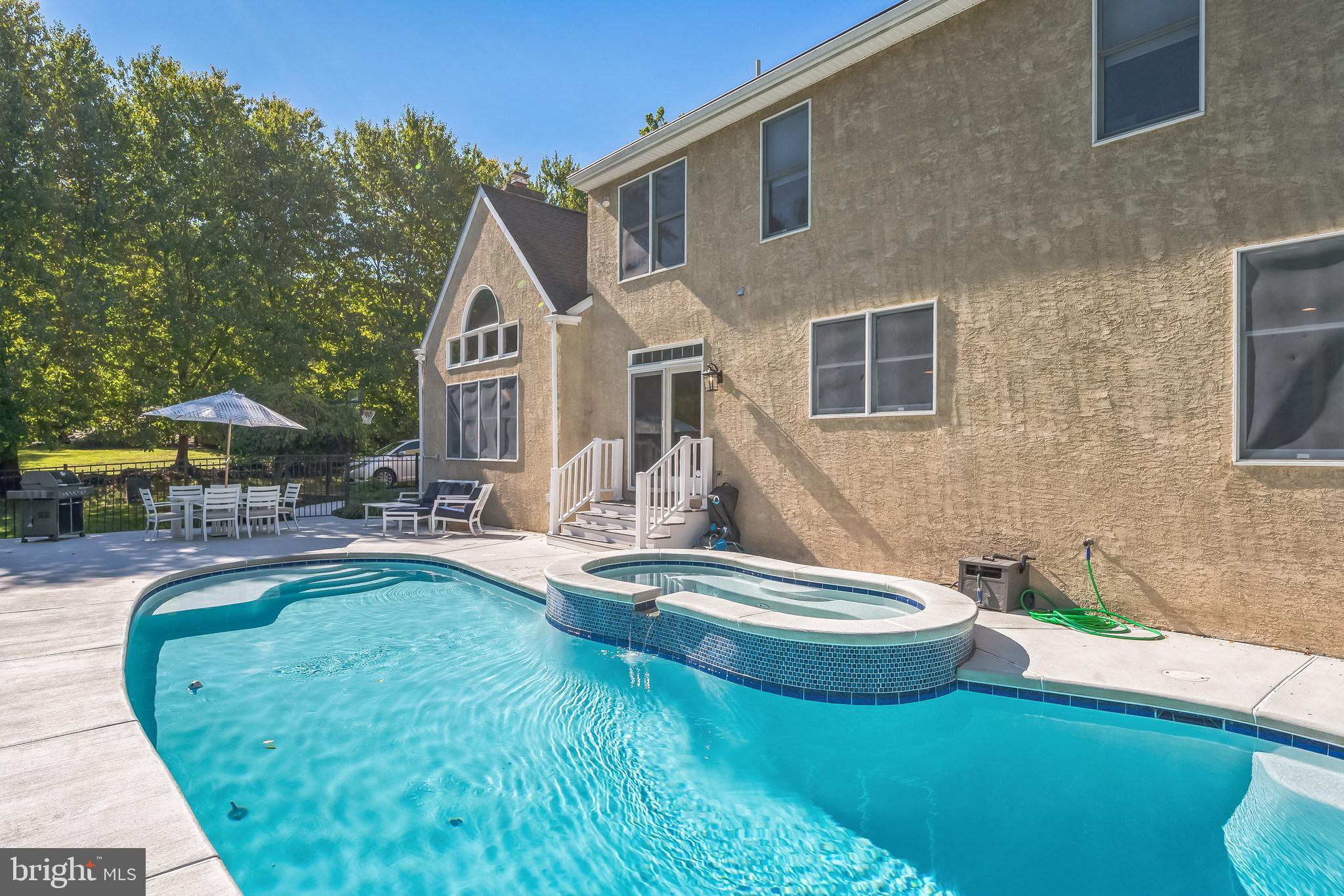 WILLITS POND - Residential