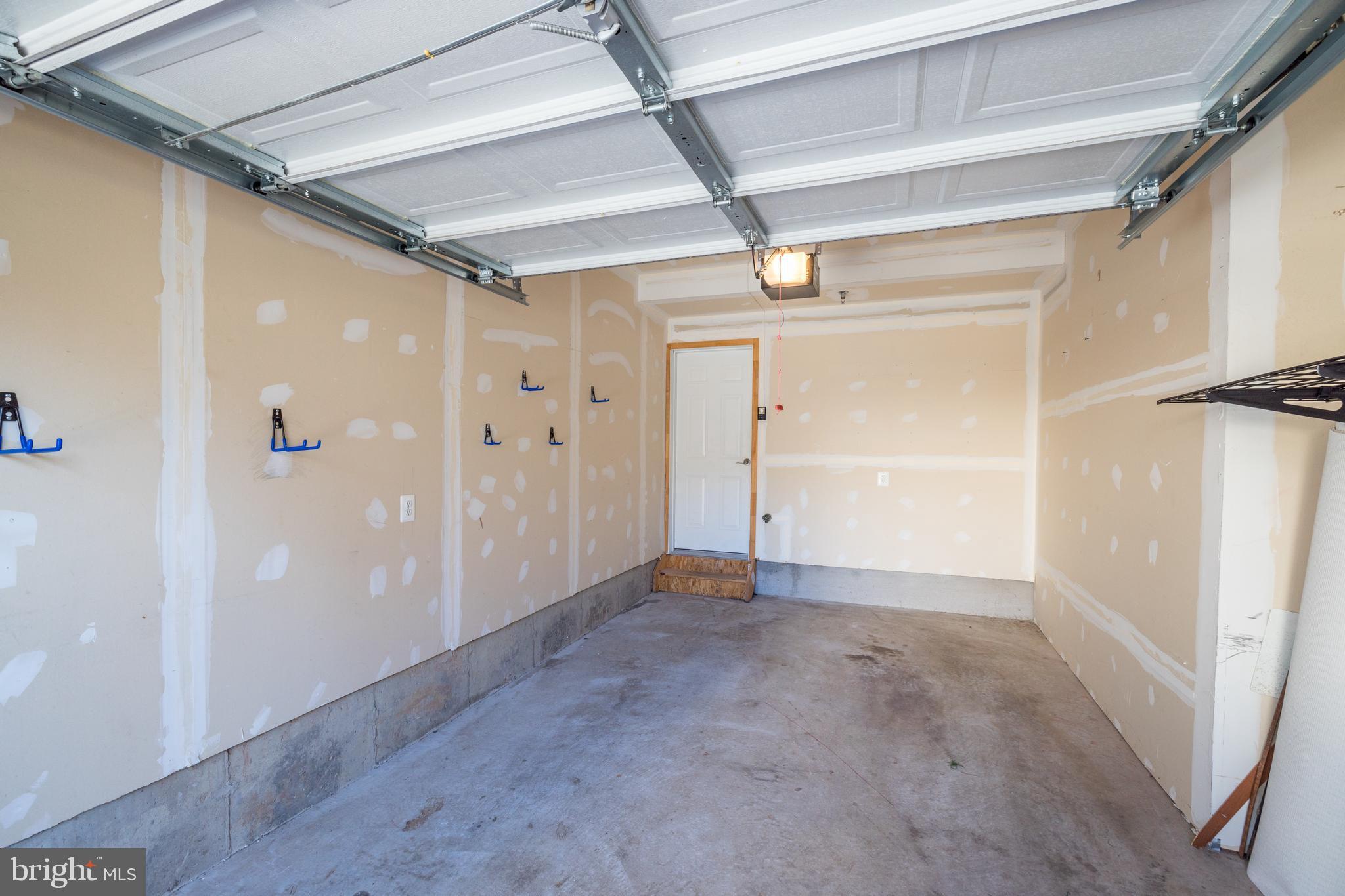 RESIDENCES AT BRAMBLETON - Residential Lease