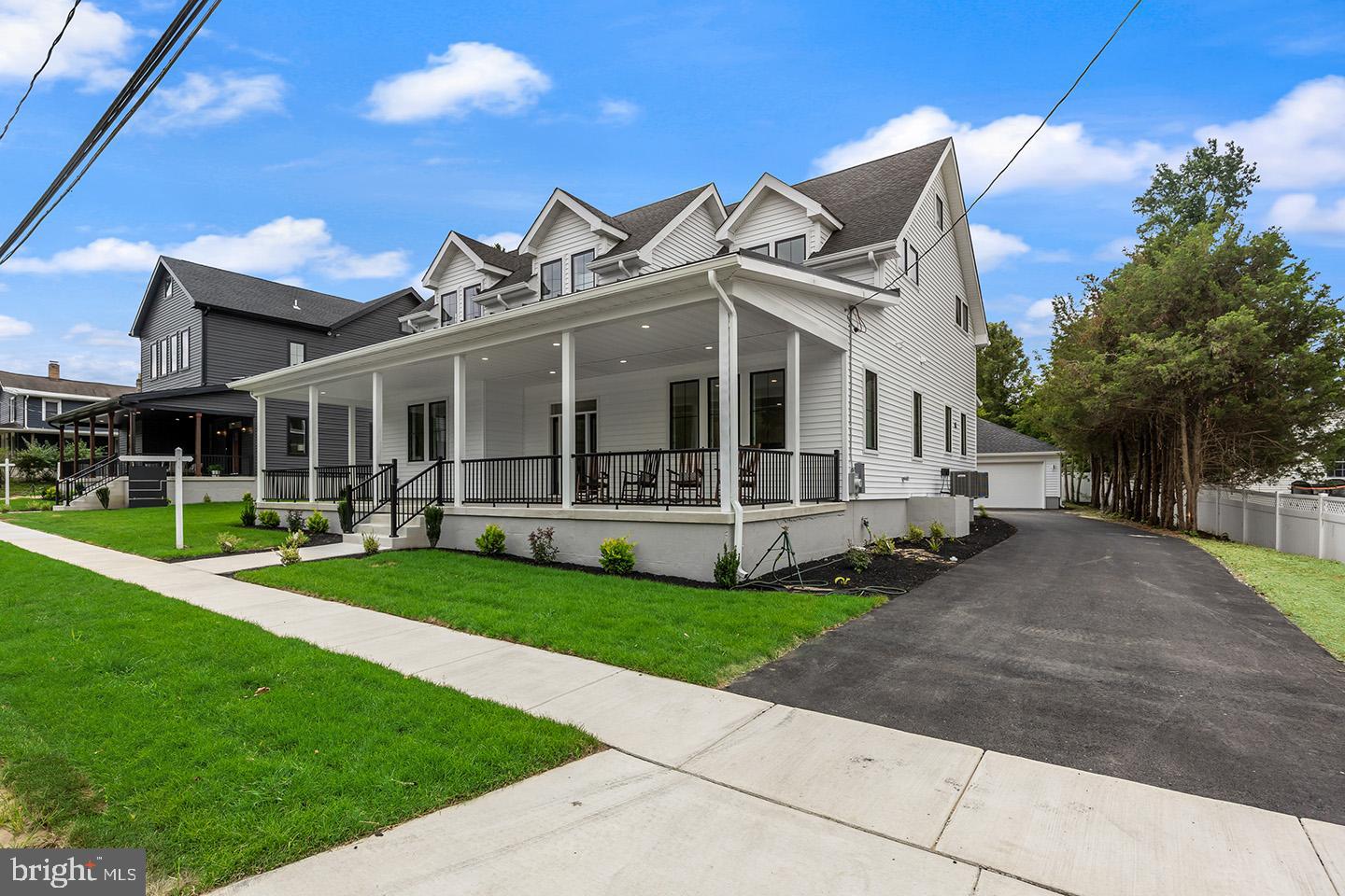 6 CHAPEL AVENUE