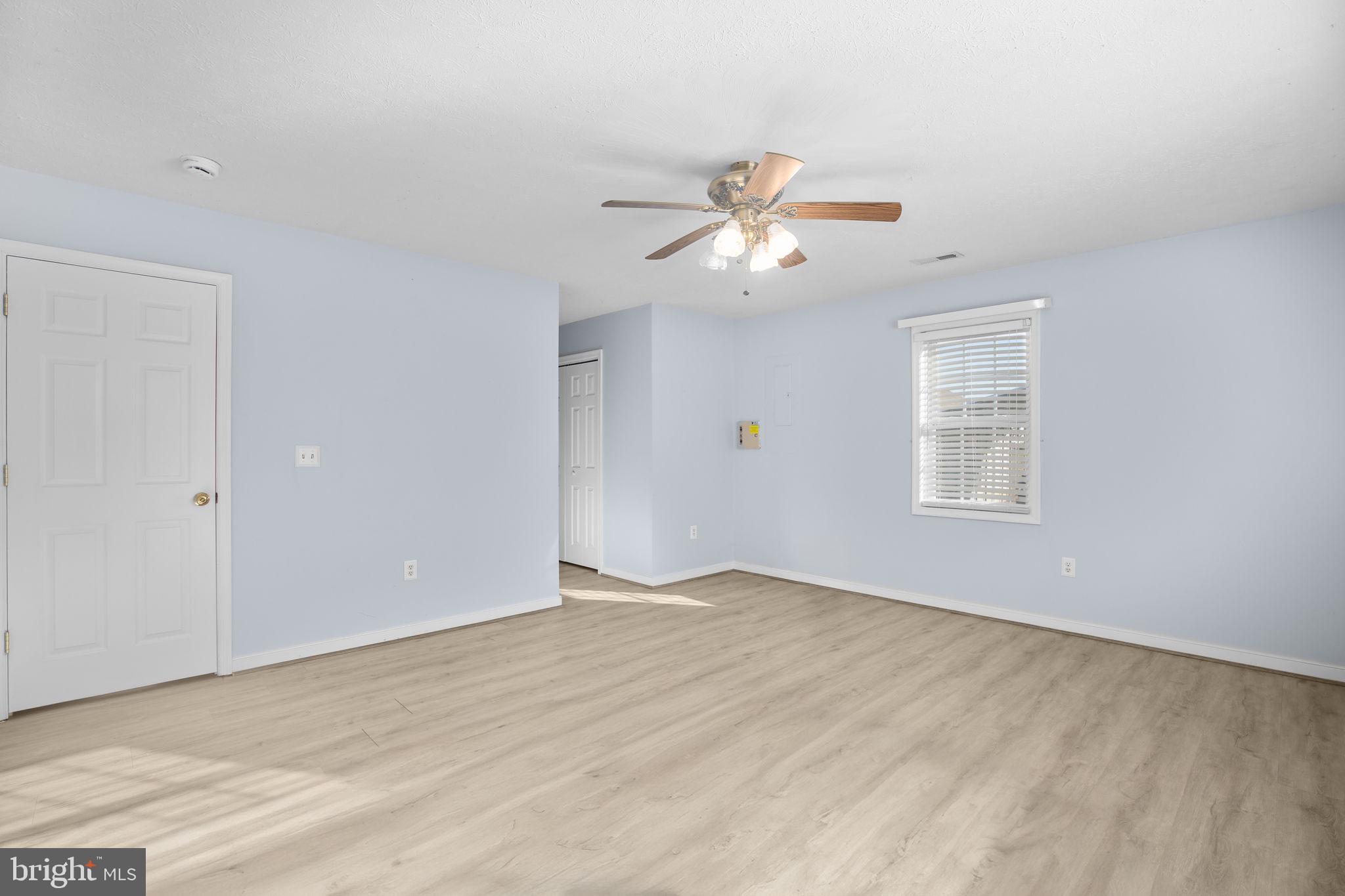 DEEPWOOD ESTATES - Residential