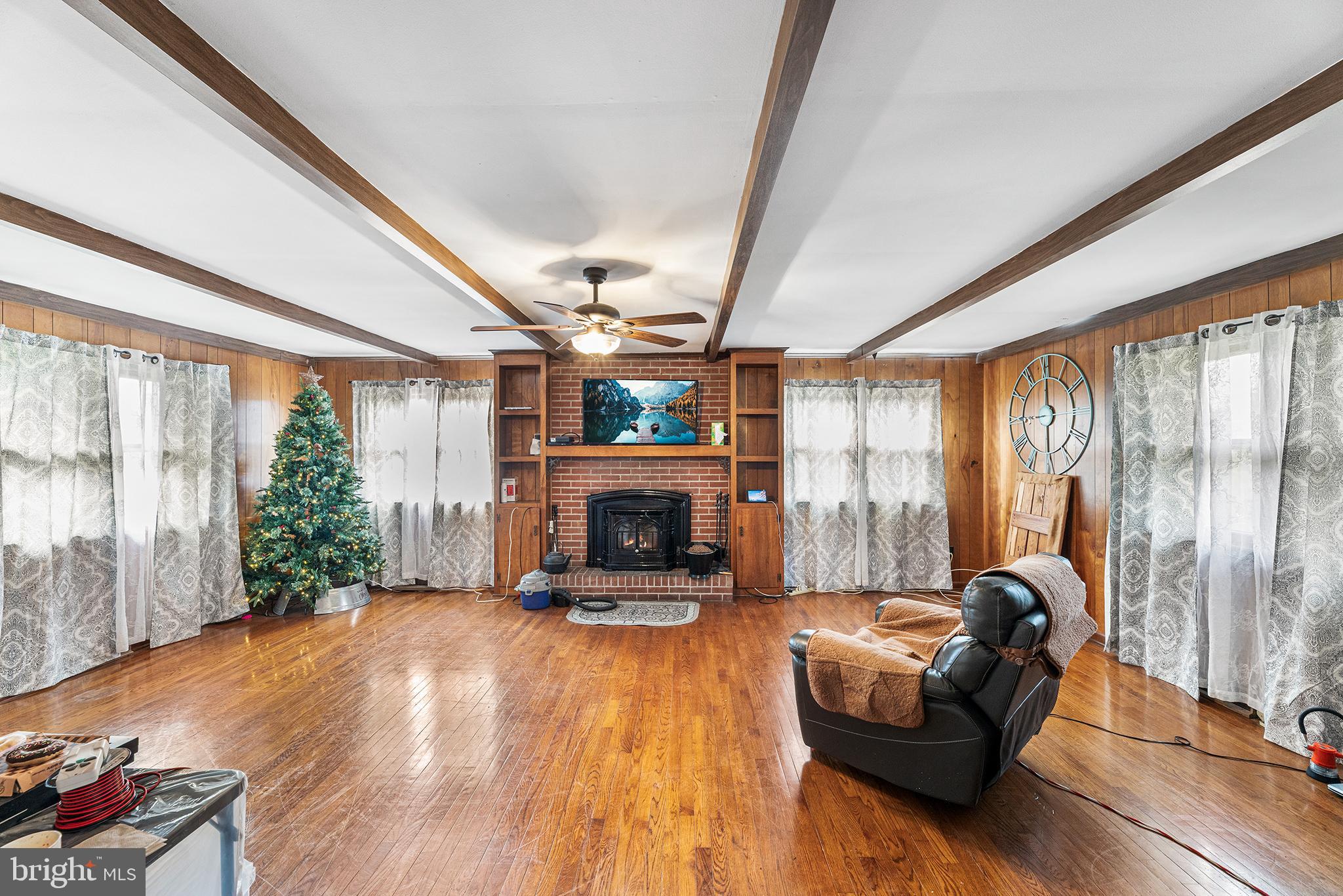 1402 SANDY ACRES DRIVE