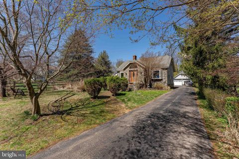 537 RED FOX LANE WAYNE PA 19087