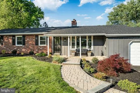 9 Acoma Lane, Collegeville, PA MLS: PAMC2178774