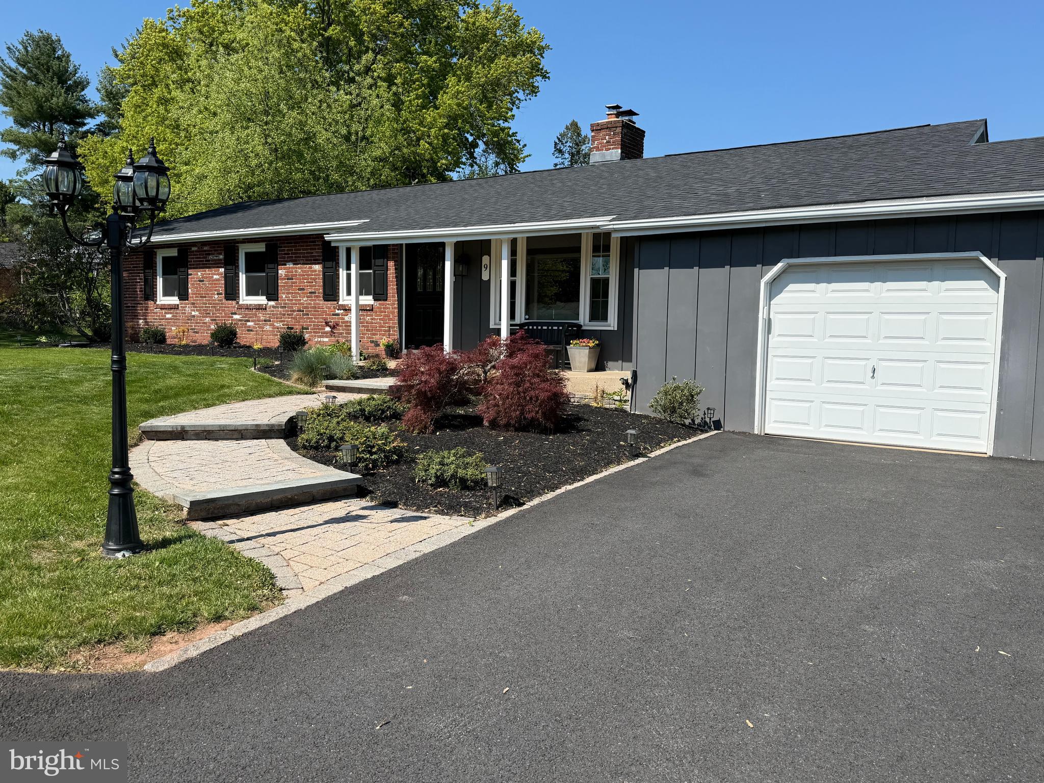 9 ACOMA LANE