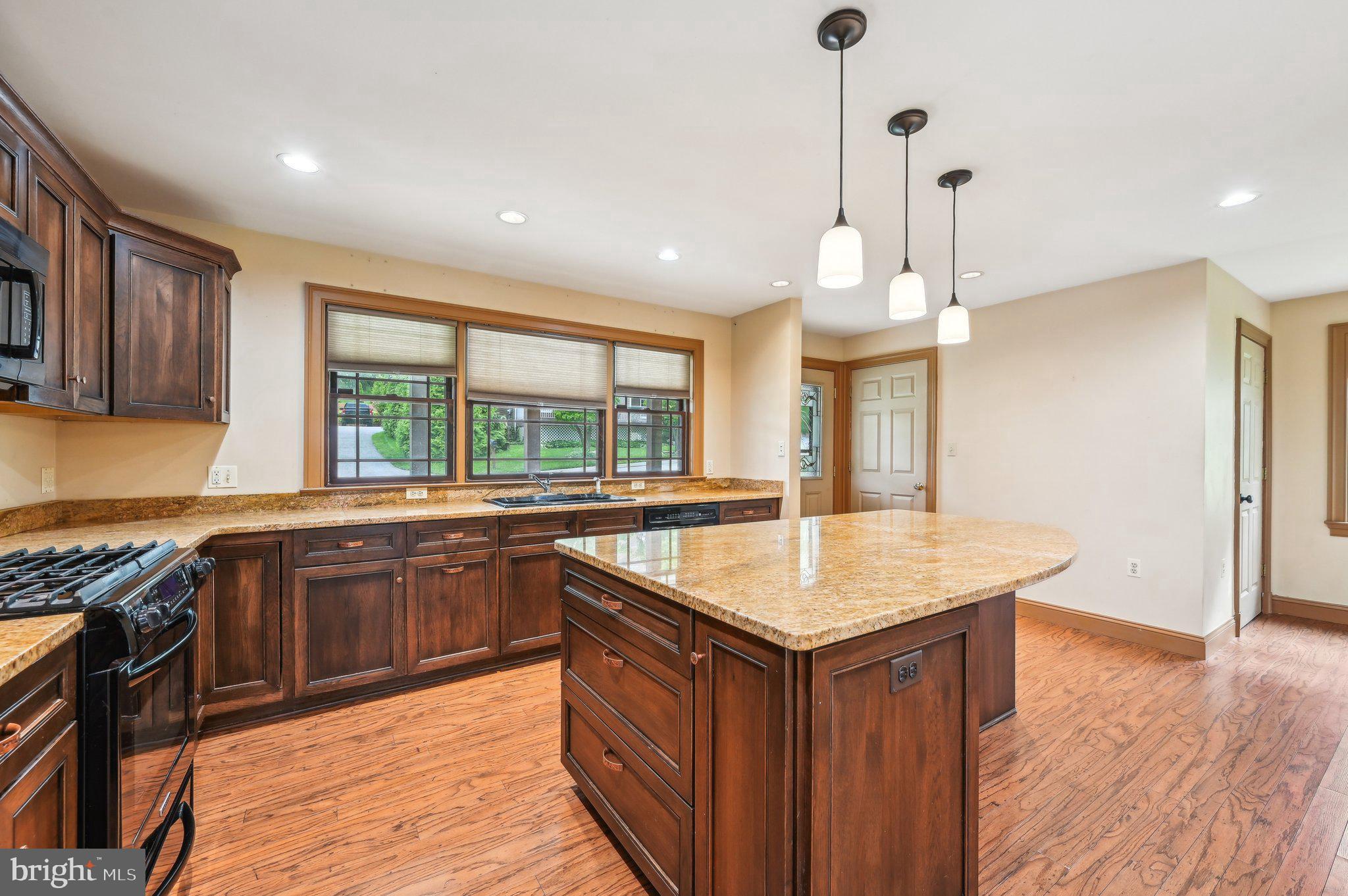 17 HILLSIDE AVENUE