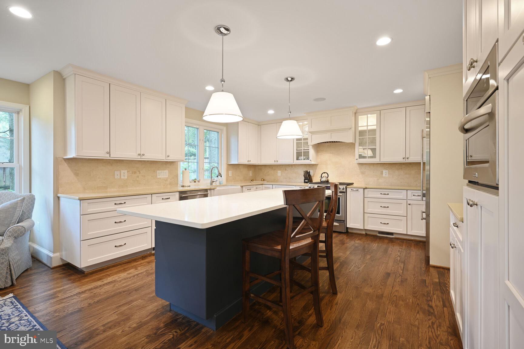 BRADLEY HILLS - Residential