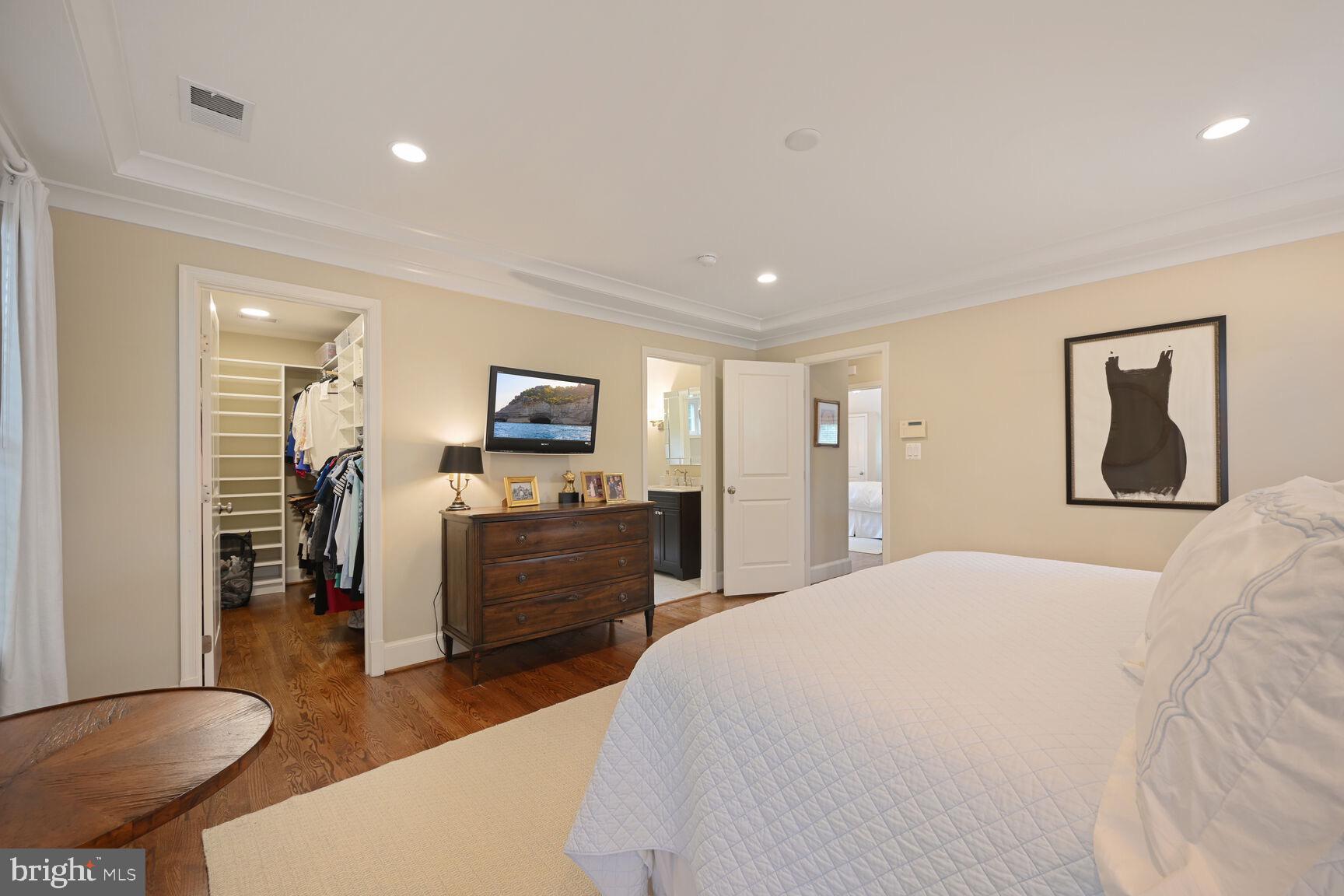 BRADLEY HILLS - Residential