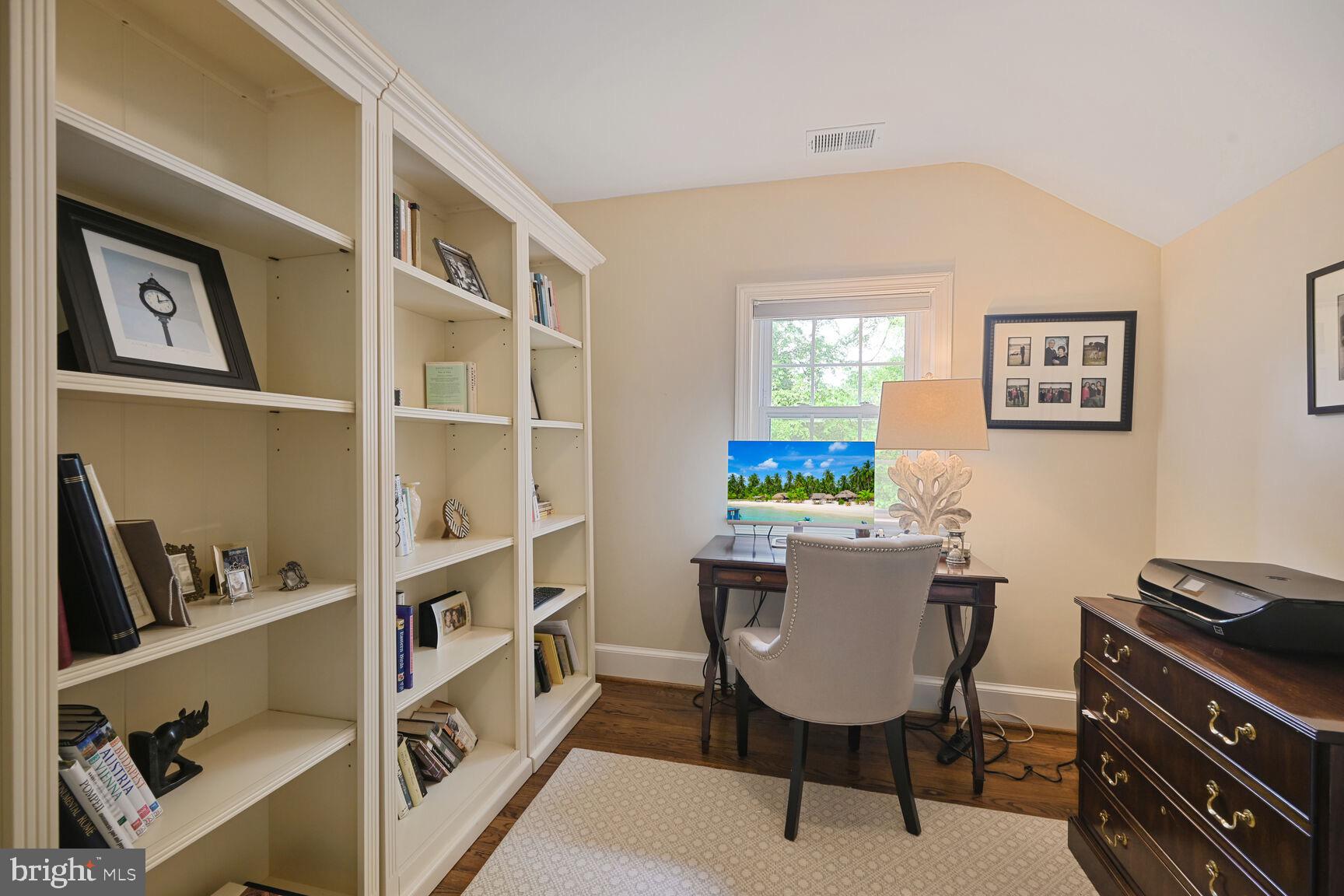 BRADLEY HILLS - Residential