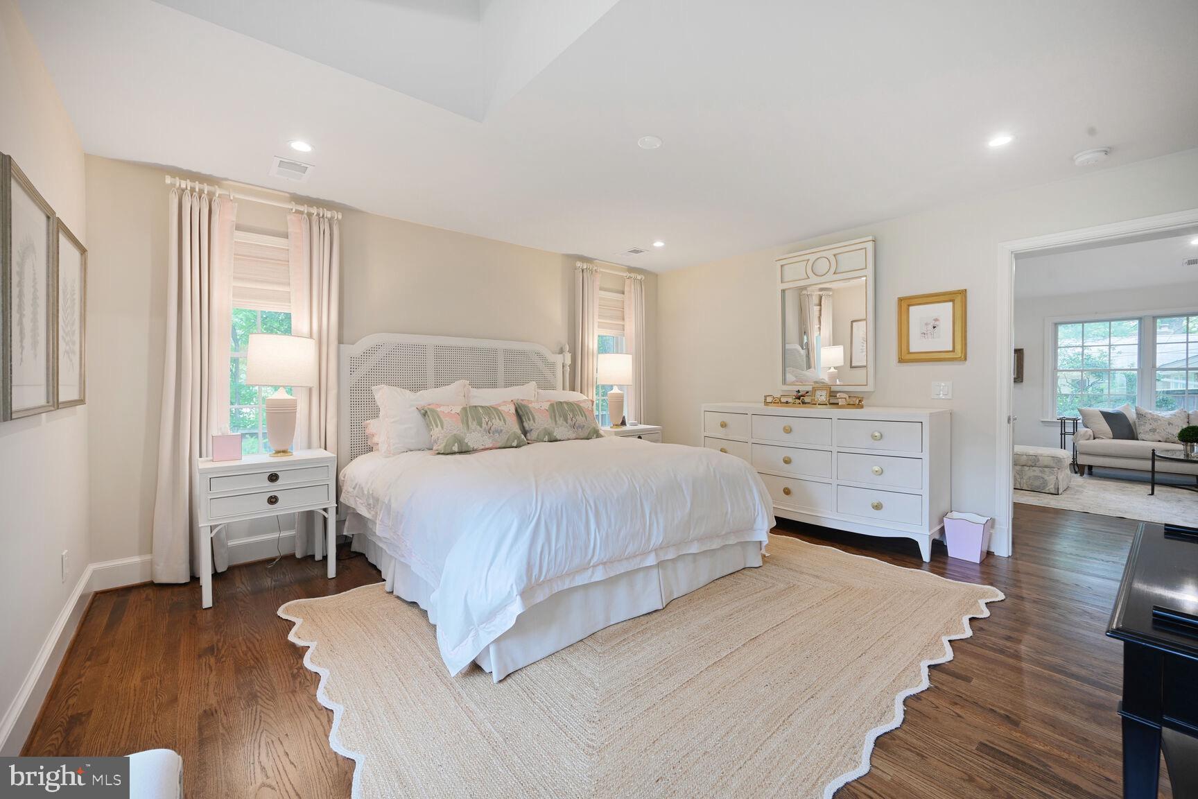 BRADLEY HILLS - Residential